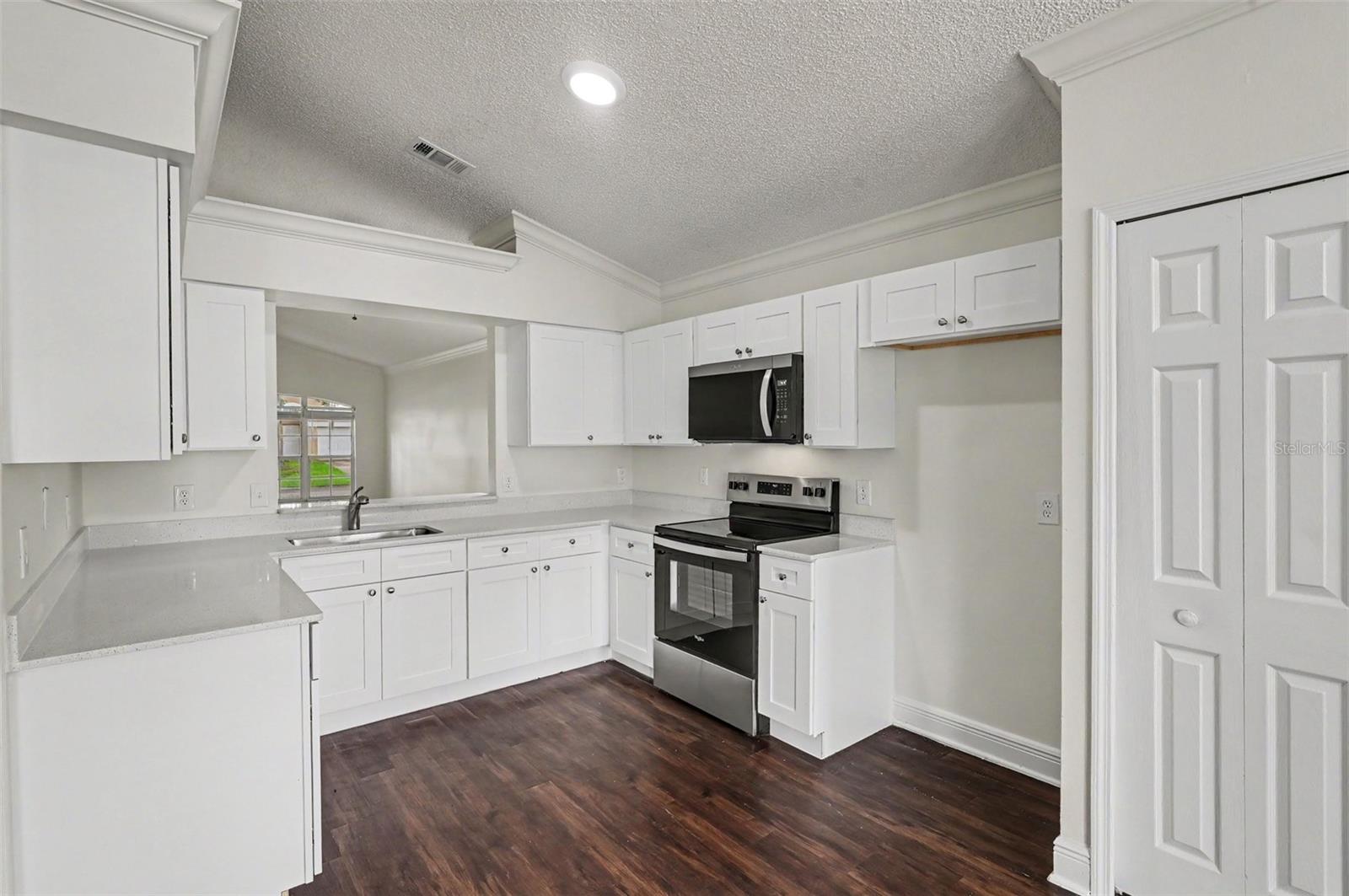 989 Little Creek Rd, Orlando, FL 32825 photo
