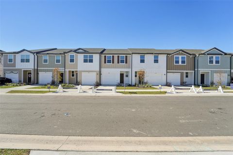 Townhouse in DADE CITY FL 14961 PISA PARKWAY 5.jpg