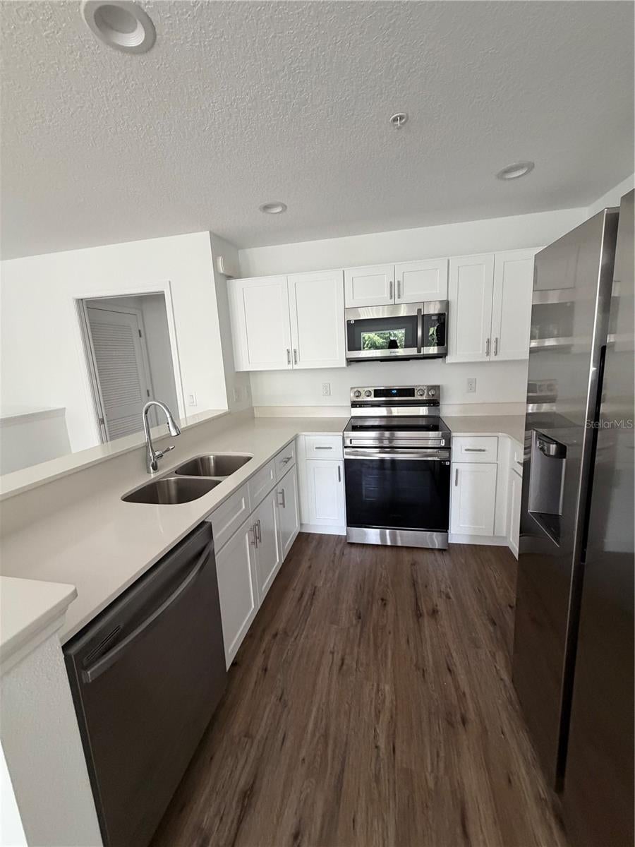 2575 6 Avenue Dr, Bradenton, FL 34208 photo