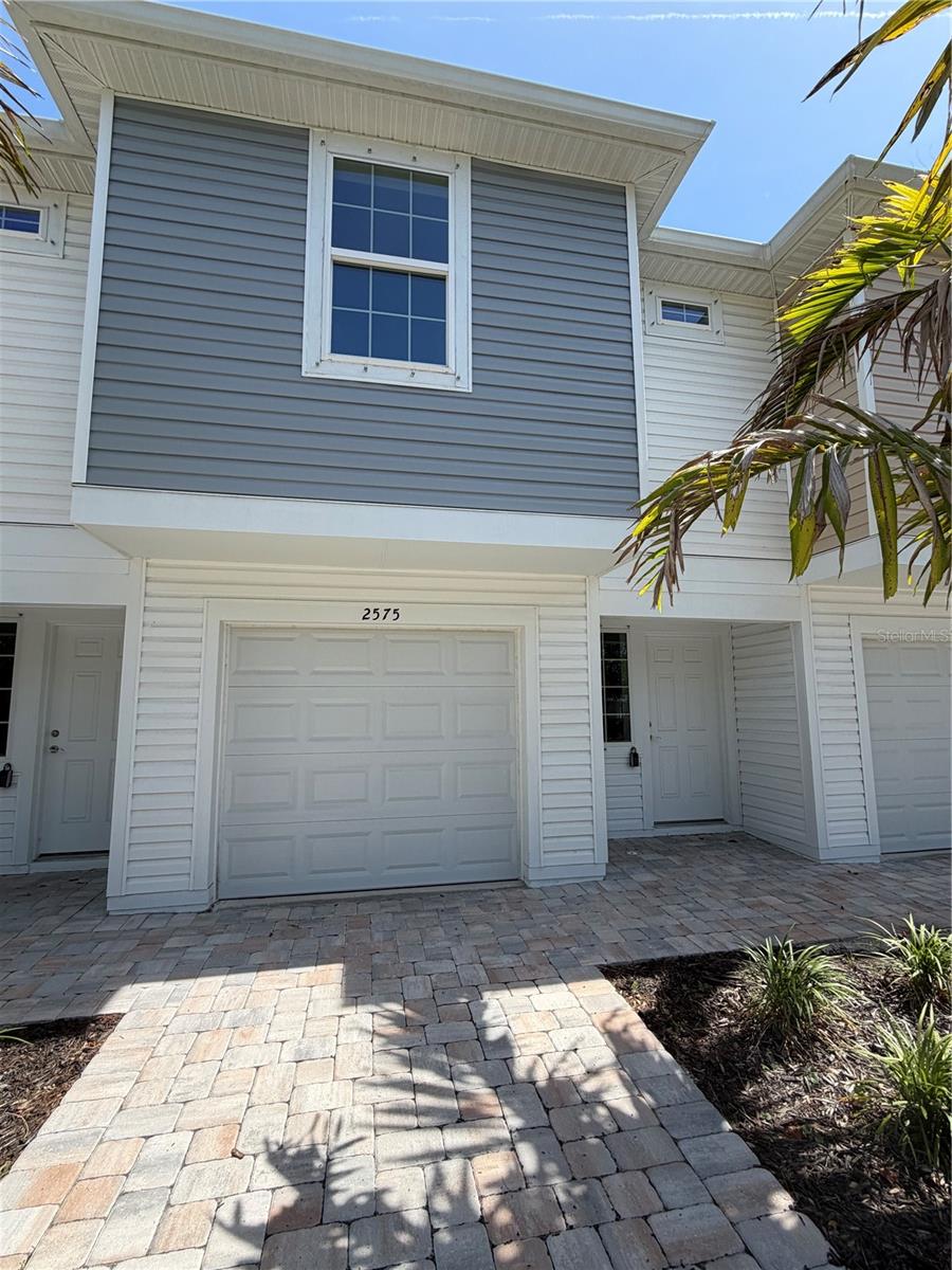 2575 6 Avenue Dr, Bradenton, FL 34208