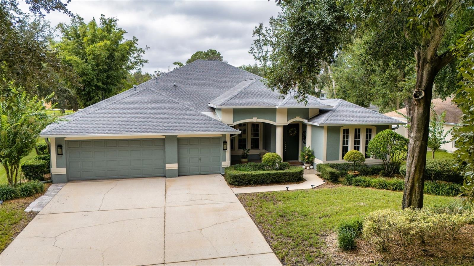 28 Camelot Ridge Dr, Brandon, FL 33511