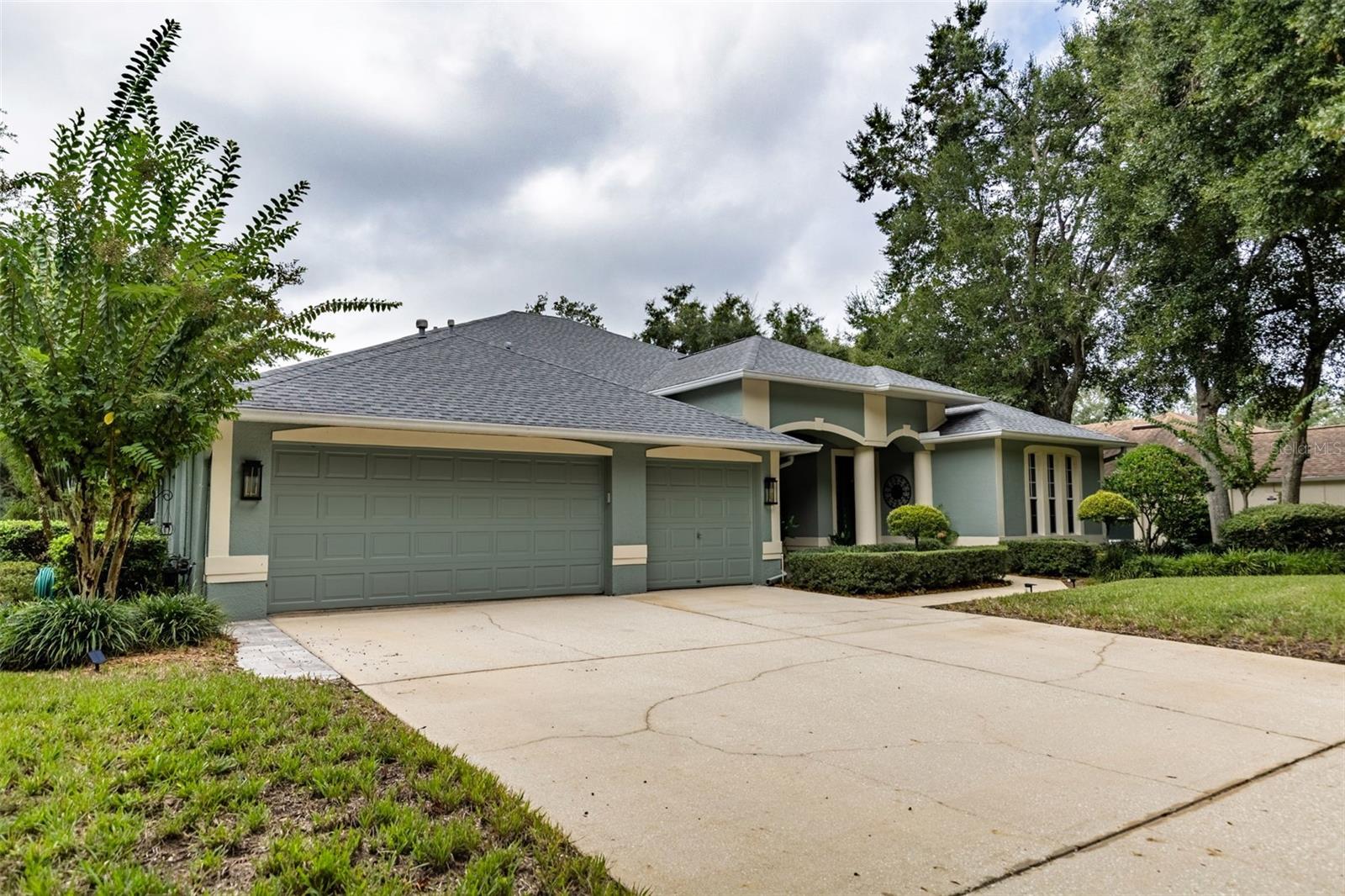 28 Camelot Ridge Dr, Brandon, FL 33511 photo