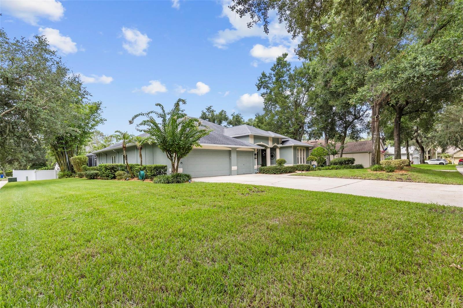 28 Camelot Ridge Dr, Brandon, FL 33511 photo