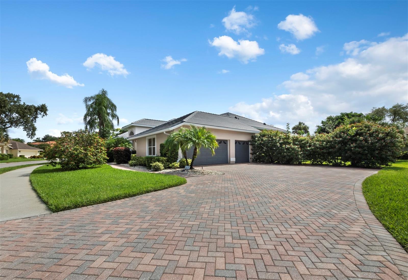 8615 Woodbriar Dr, Sarasota, FL 34238 photo