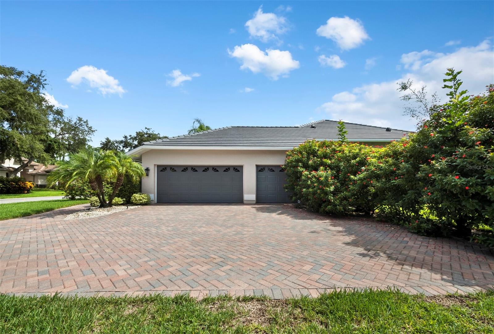 8615 Woodbriar Dr, Sarasota, FL 34238 photo