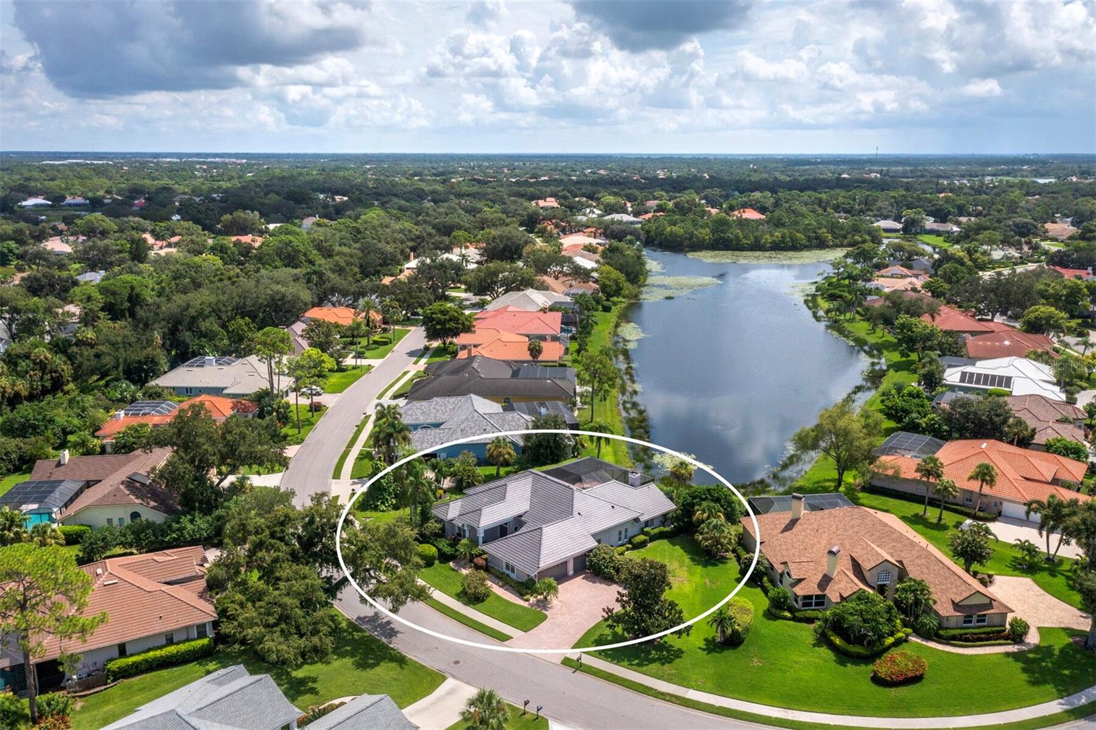 8615 Woodbriar Dr, Sarasota, FL 34238 photo