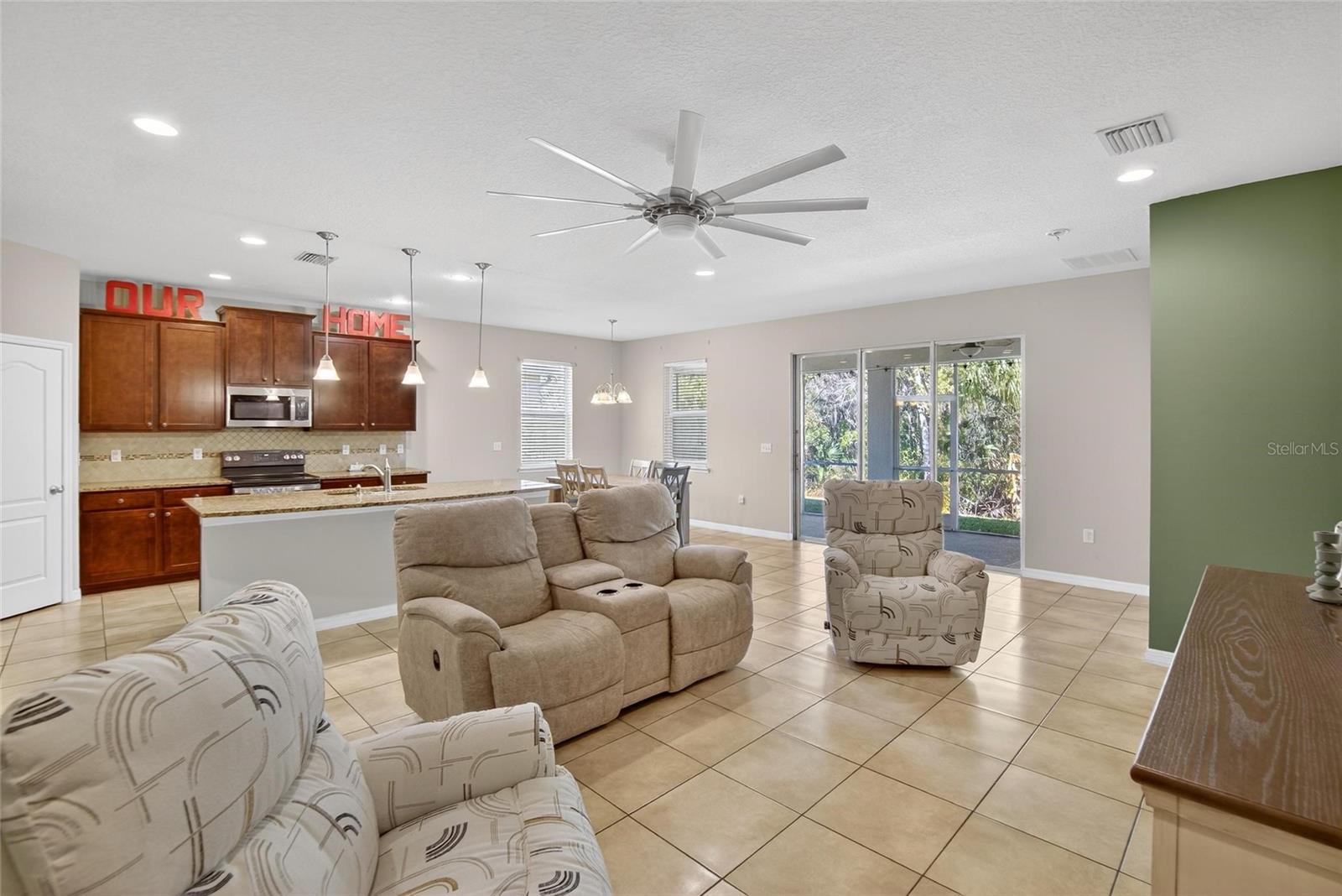 2819 Holly Bluff Ct, Plant City, FL 33566 photo