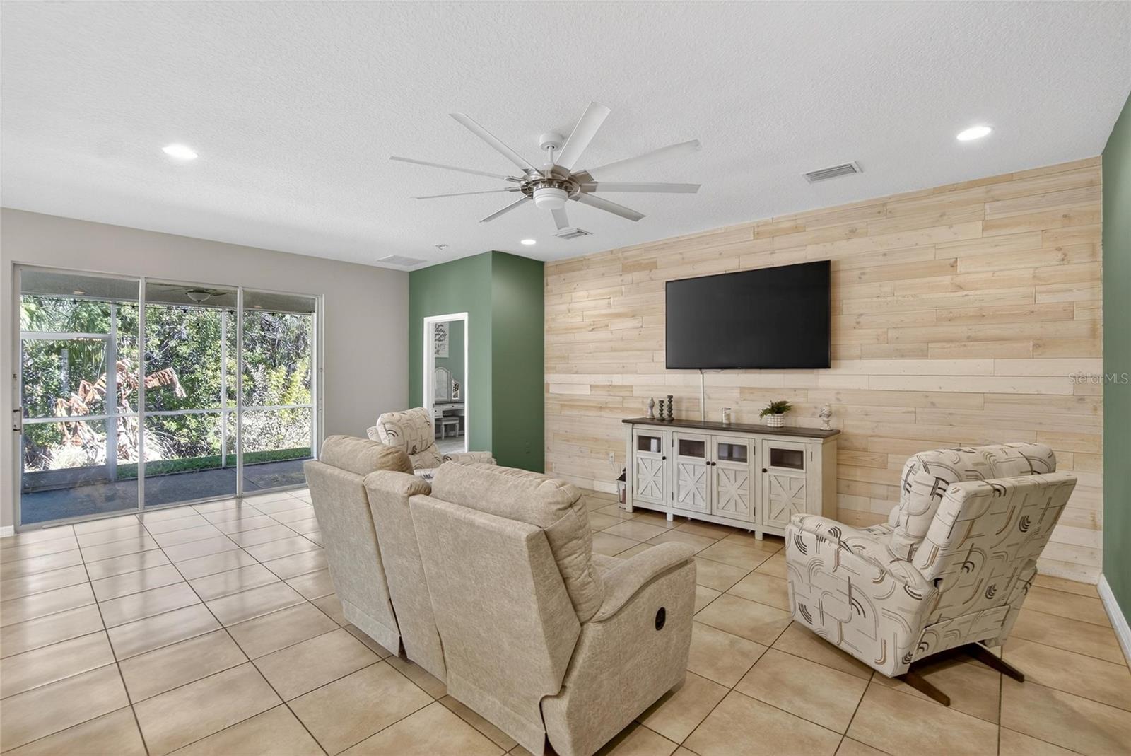 2819 Holly Bluff Ct, Plant City, FL 33566 photo
