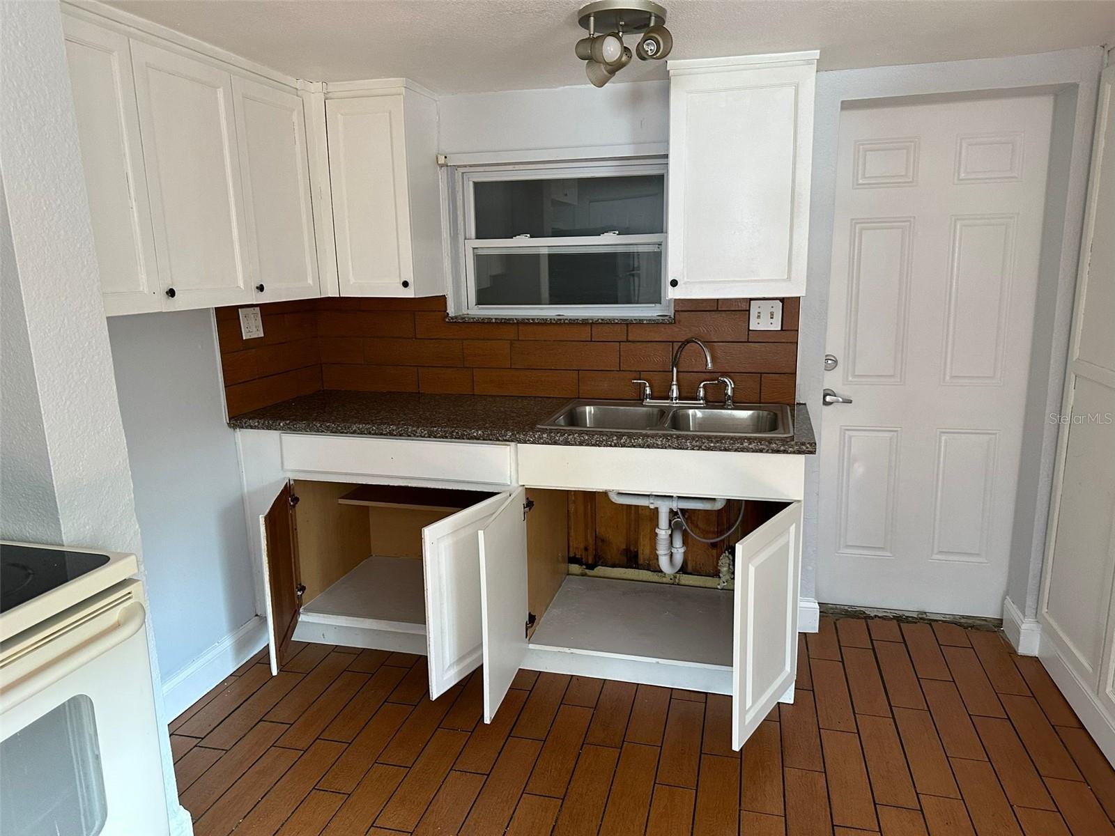 3718 19 Ave, Saint Petersburg, FL 33711 photo