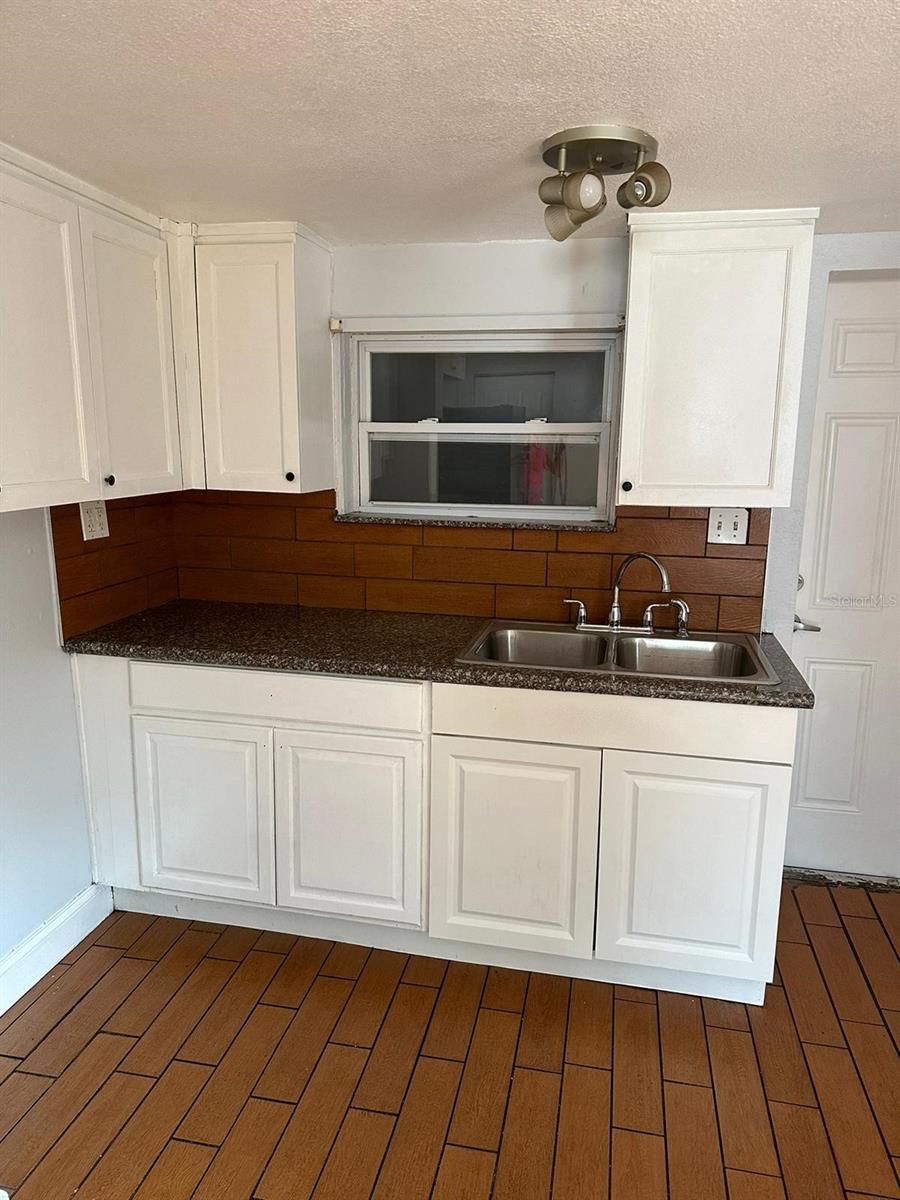 3718 19 Ave, Saint Petersburg, FL 33711 photo