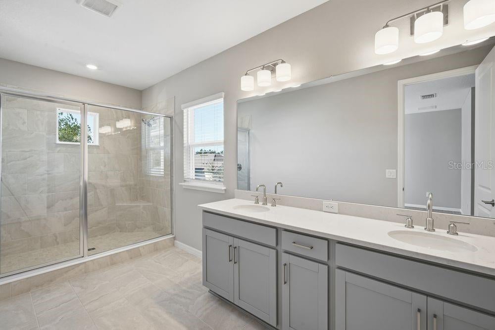 1678 Trailhead Ln, Zephyrhills, FL 33541 photo