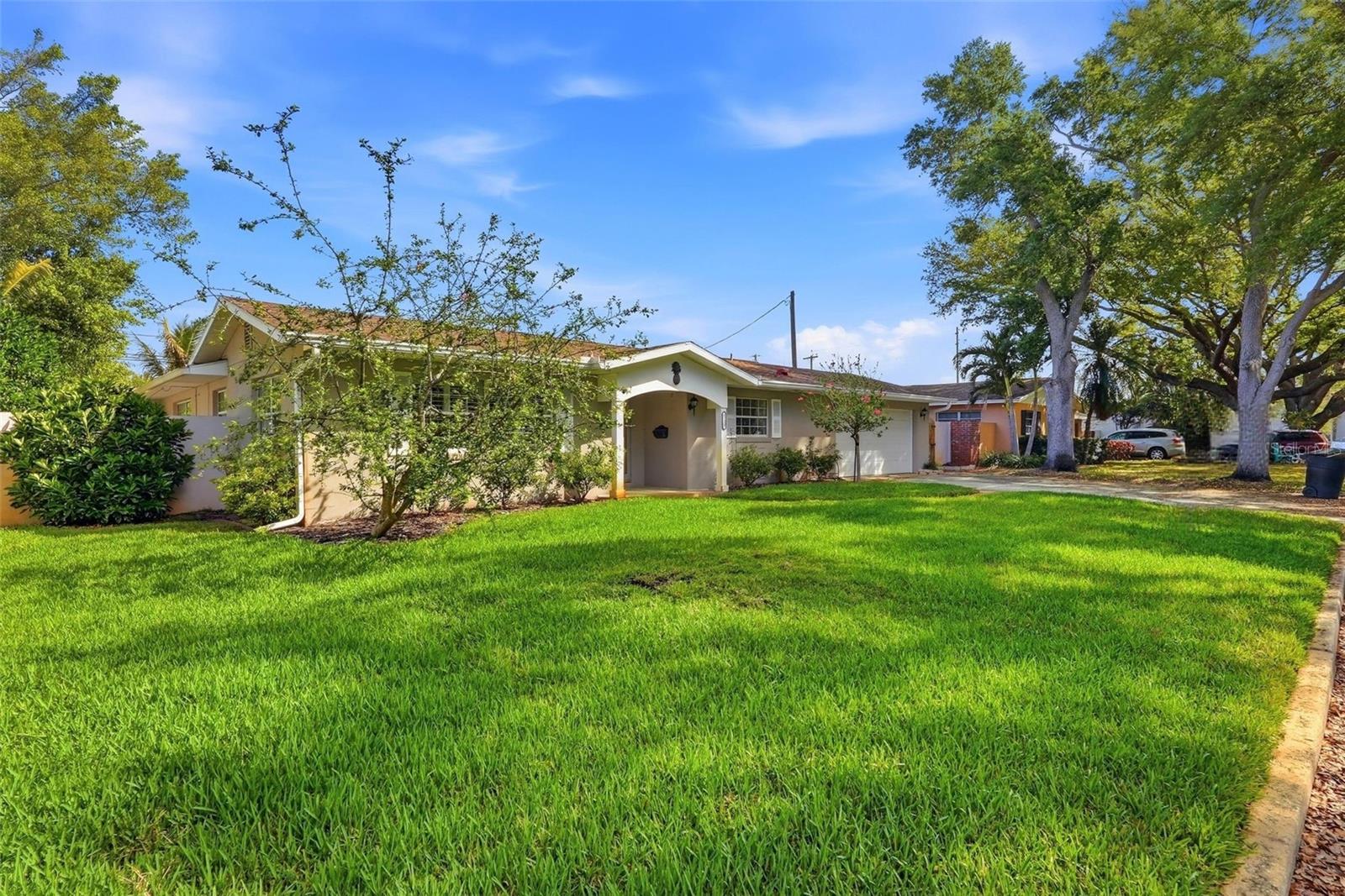 8235 39 Ave, Saint Petersburg, FL 33709
