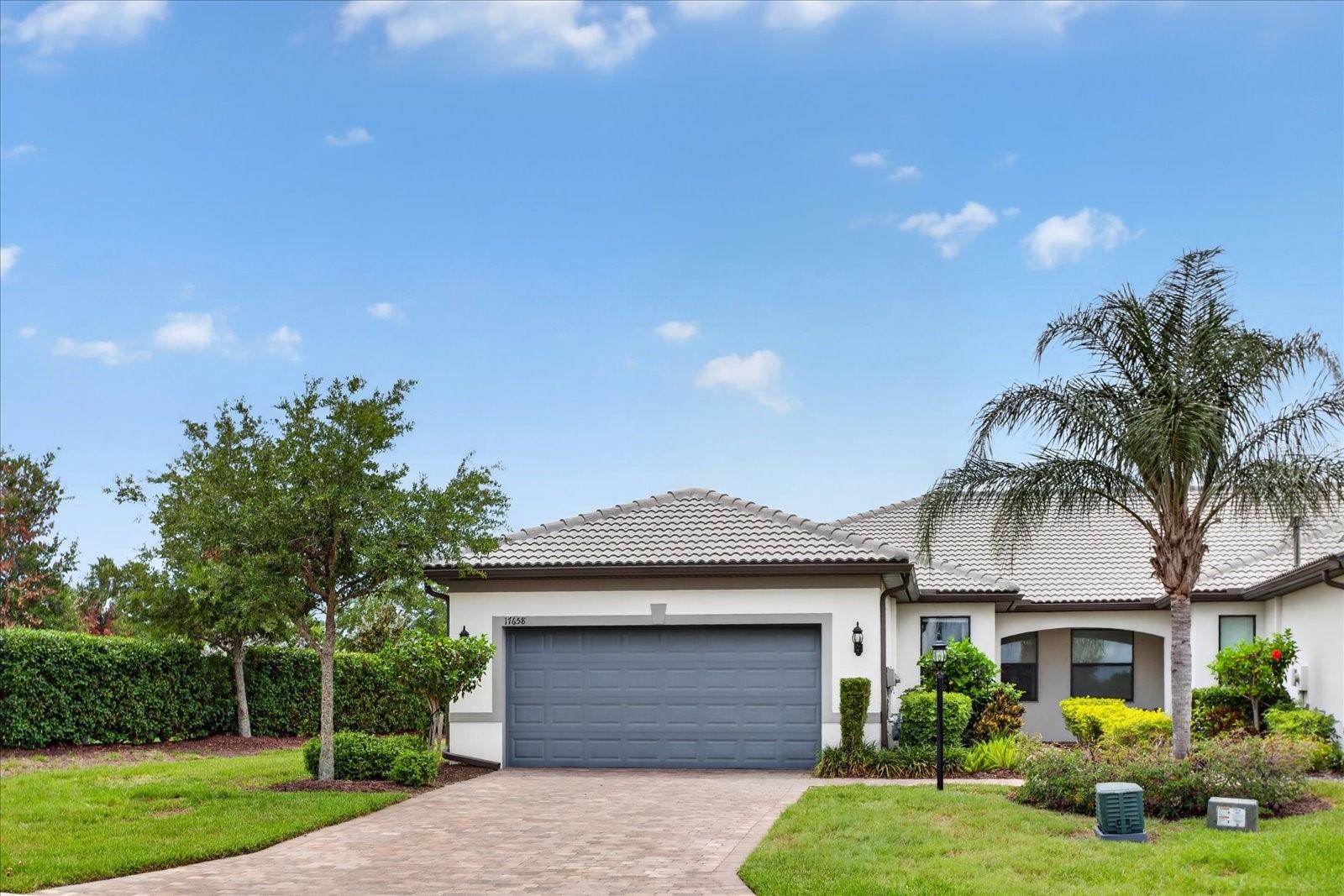 17658 Camden Dr, Bradenton, FL 34202 photo