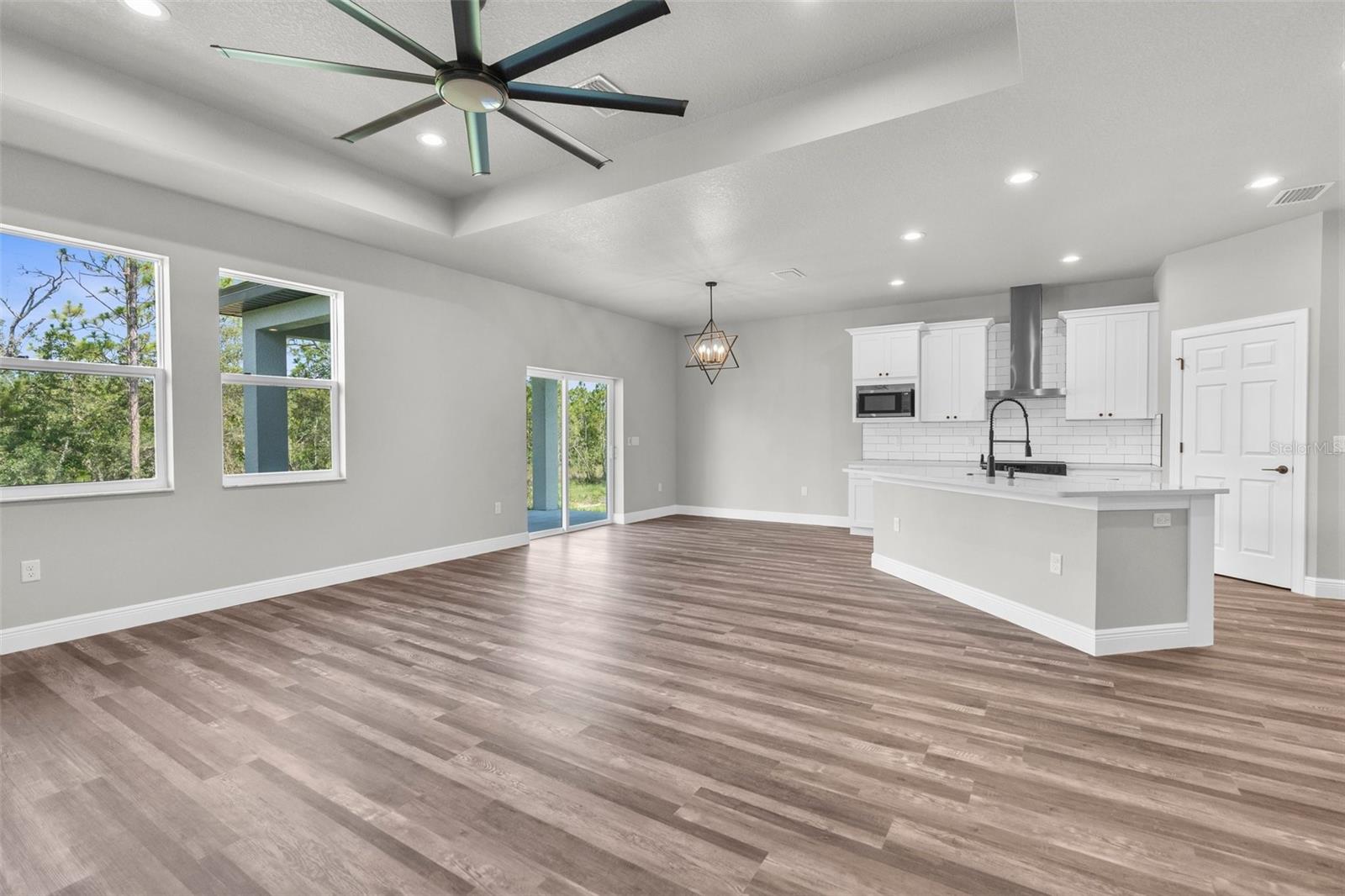 16113 Penn State Road, Weeki Wachee, FL 34614 photo