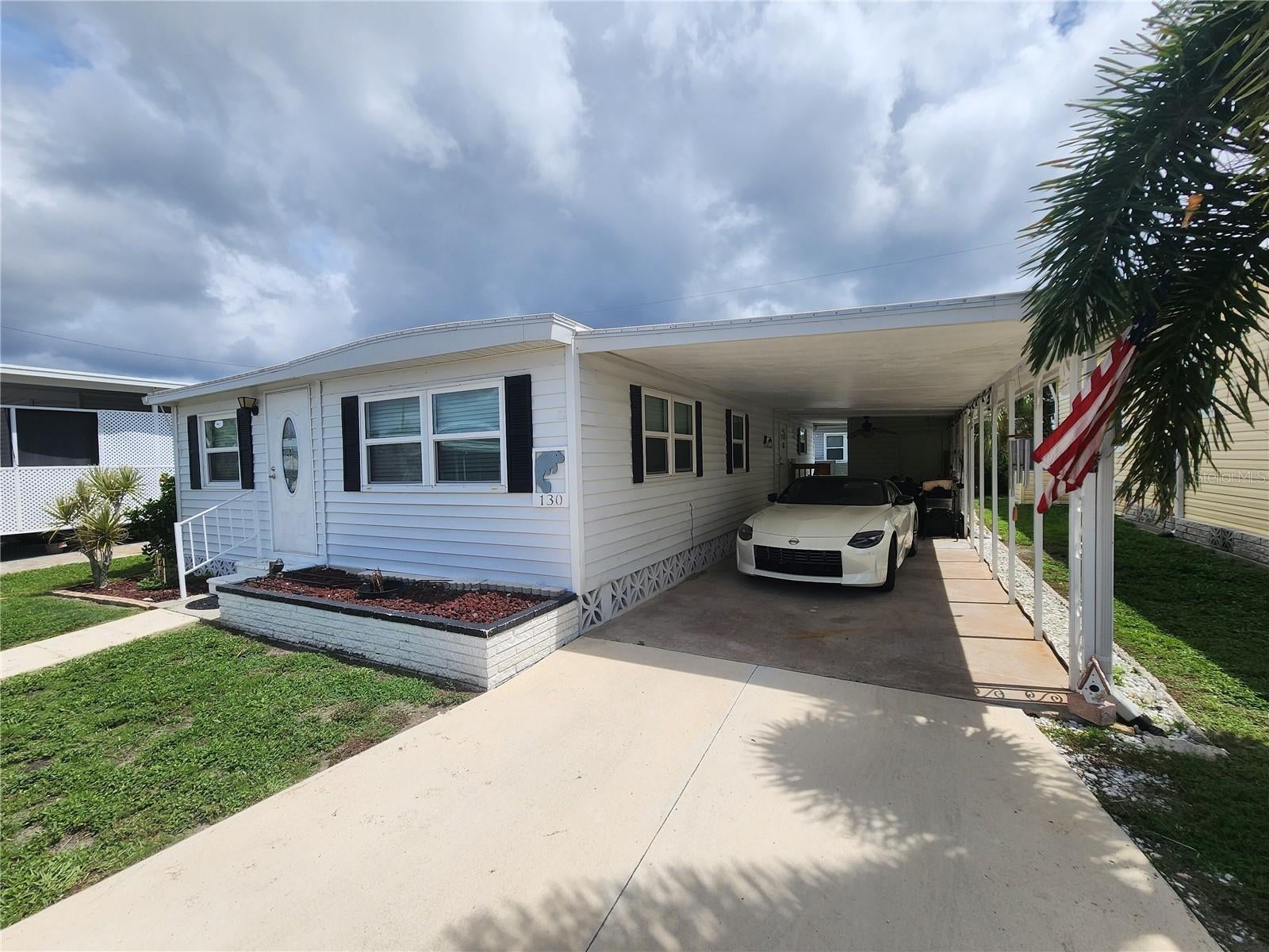 130 Capri Dr, Palmetto, FL 34221 photo