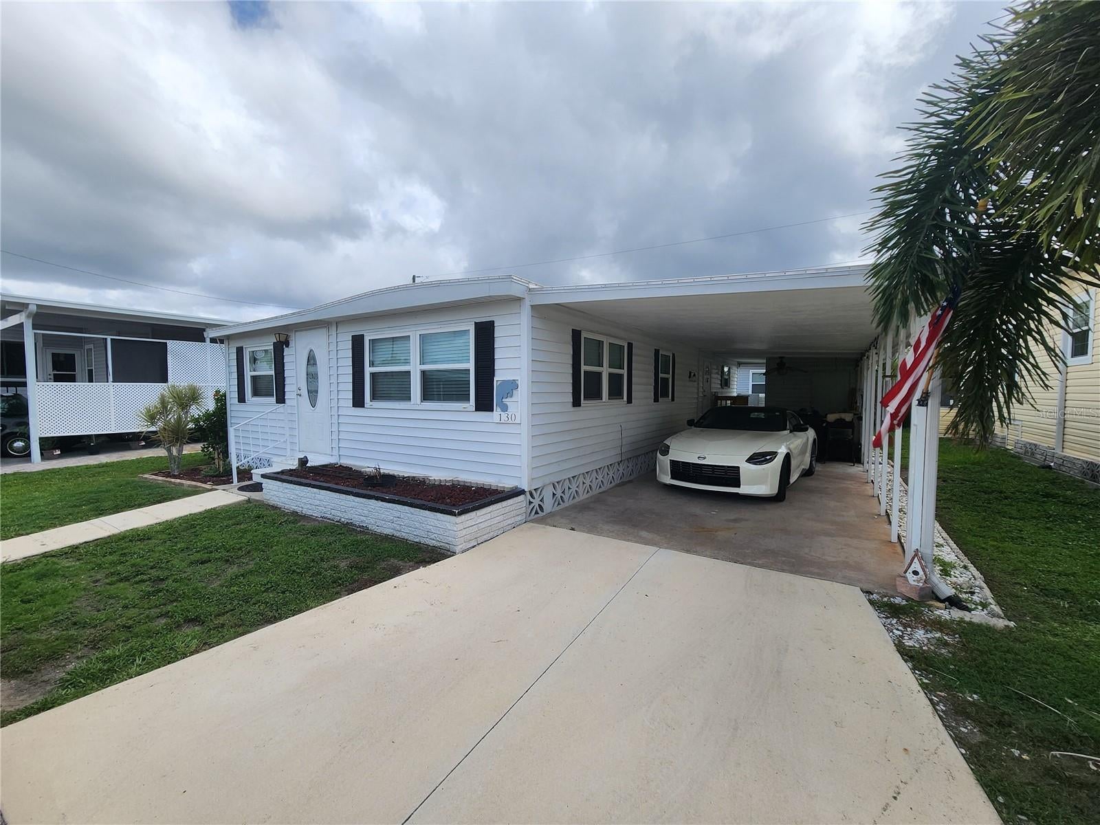 130 Capri Dr, Palmetto, FL 34221 photo