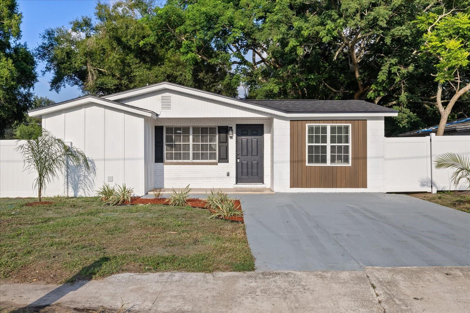 8711 River Forest Cir, Tampa, FL 33604