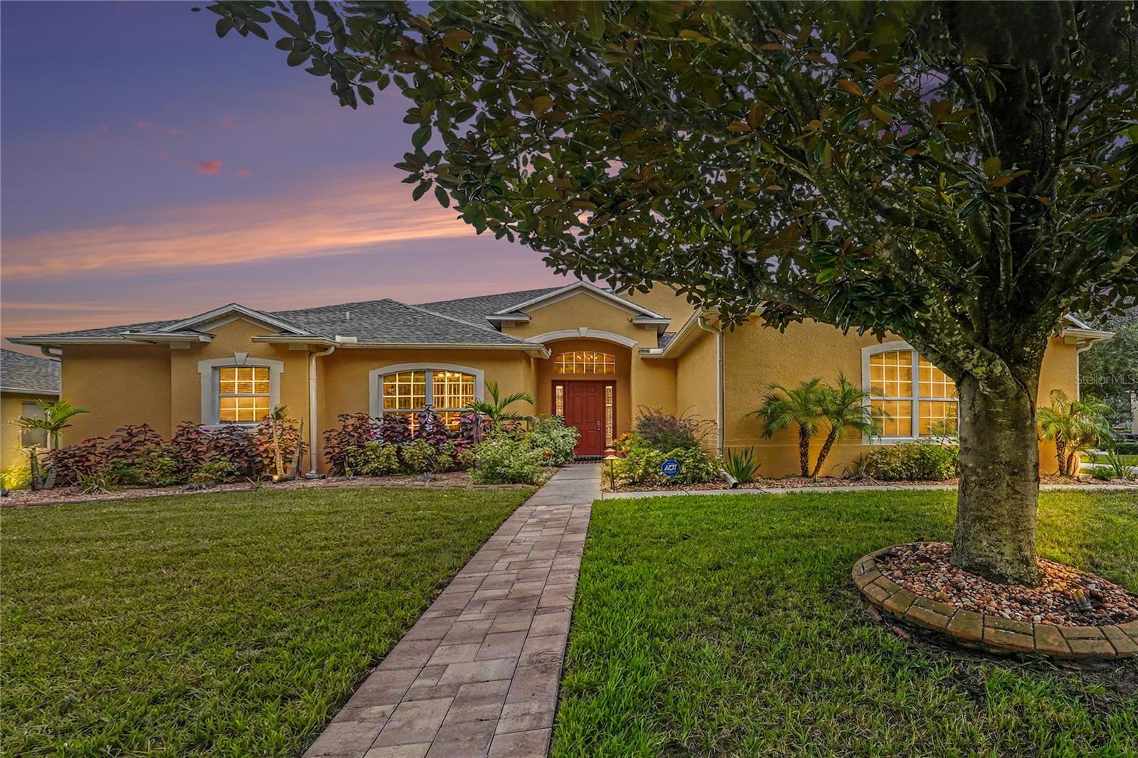 316 Harts Oak Pl, Seffner, FL 33584