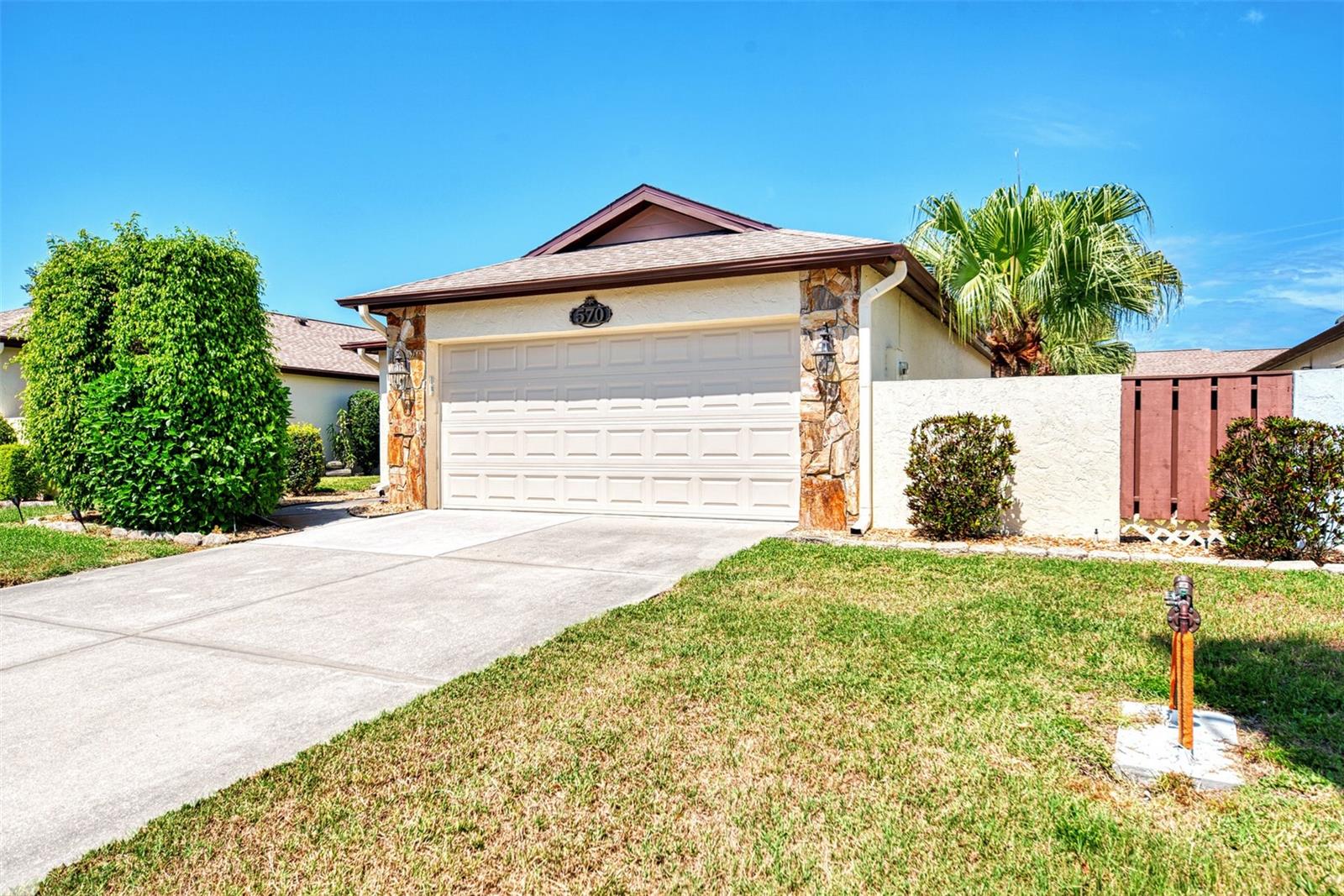570 Foxwood Blvd, Englewood, FL 34223