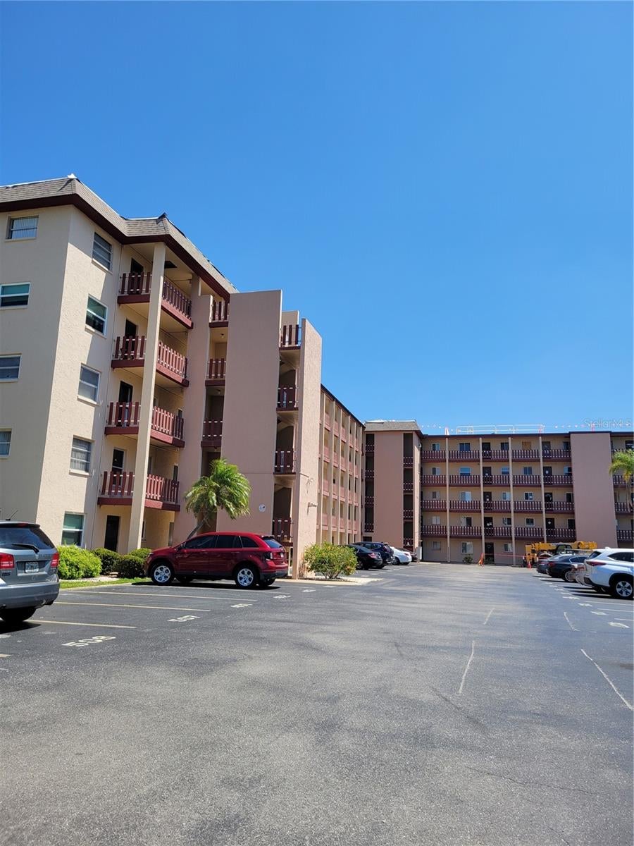 4079 Lake Bayshore Dr, Bradenton, FL 34205