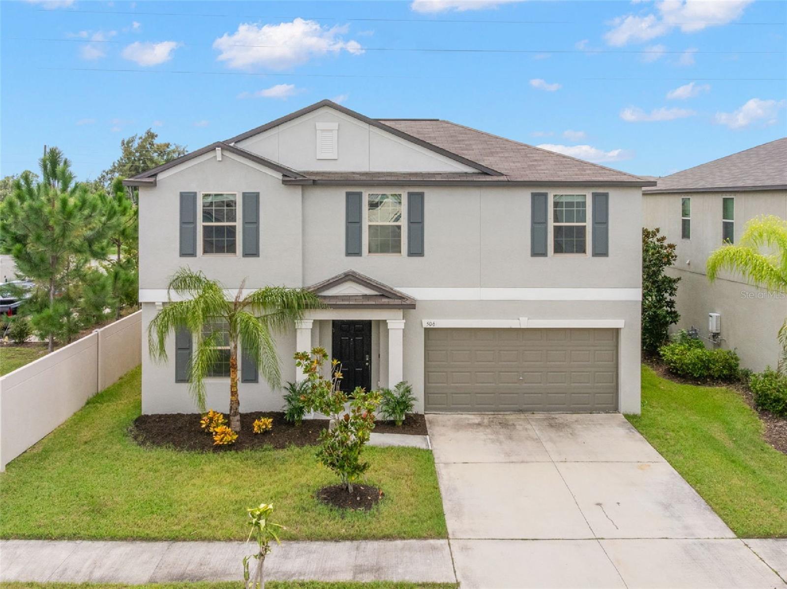 5061 White Chicory Dr, Apollo Beach, FL 33572