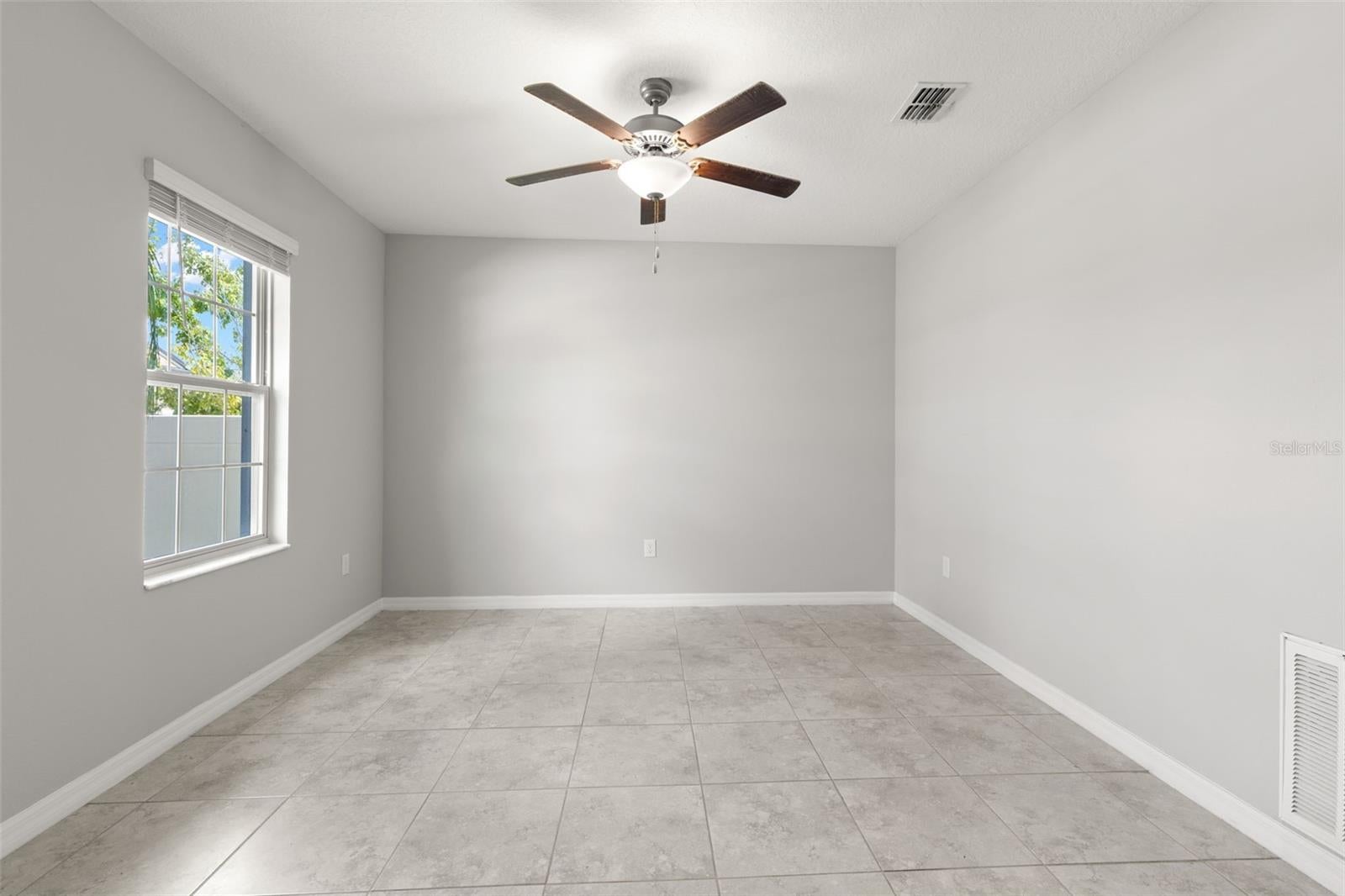 5061 White Chicory Dr, Apollo Beach, FL 33572 photo