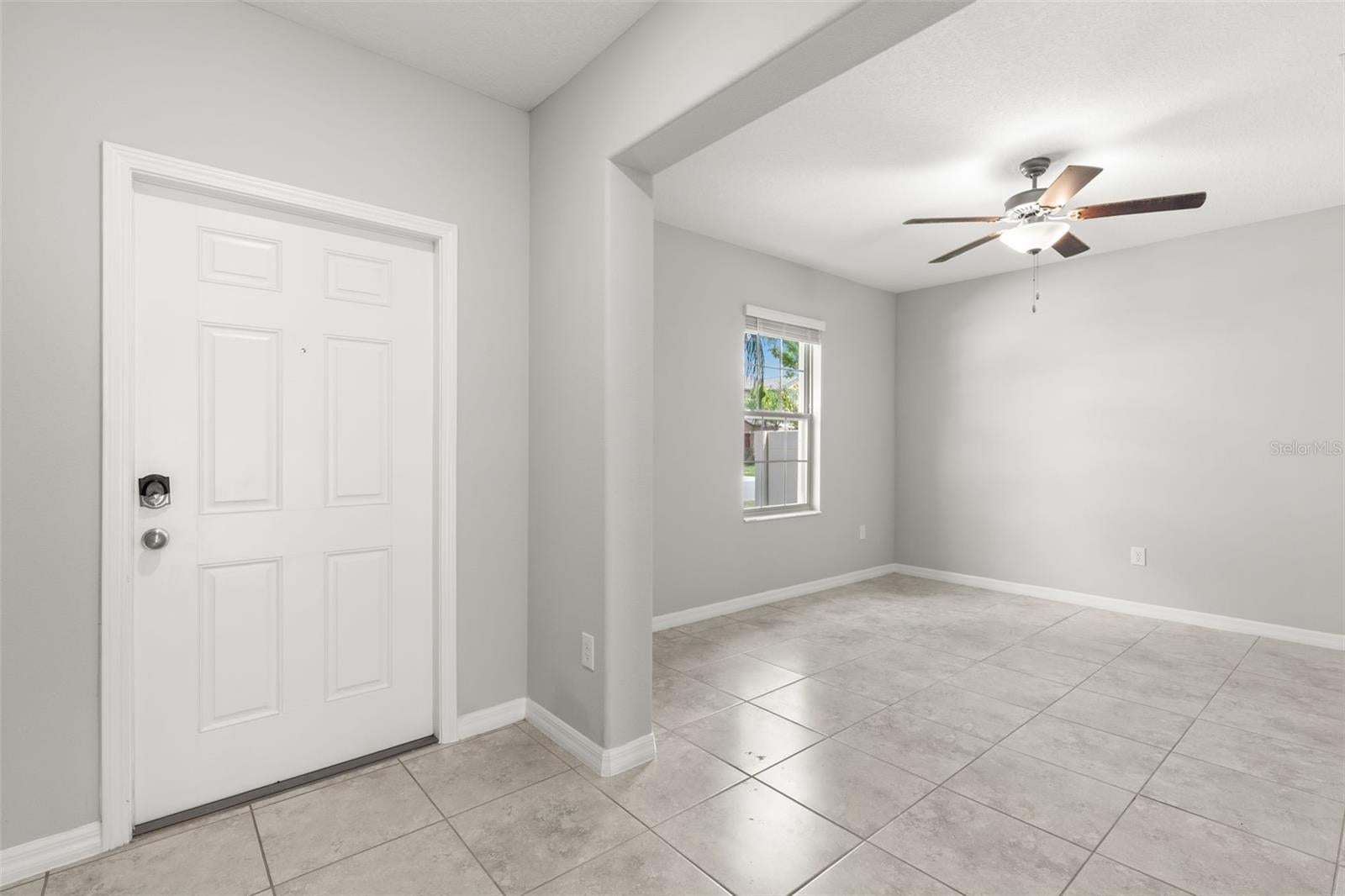 5061 White Chicory Dr, Apollo Beach, FL 33572 photo