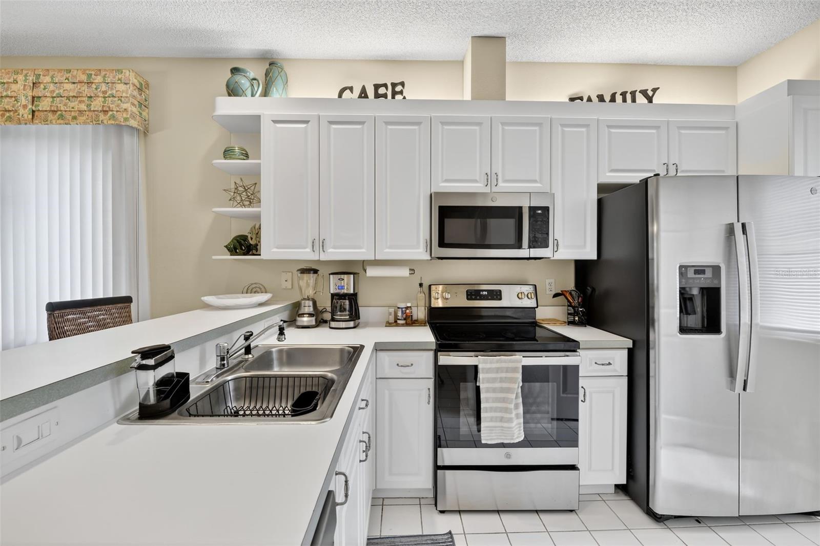 8512 54 Avenue Cir, Bradenton, FL 34211 photo