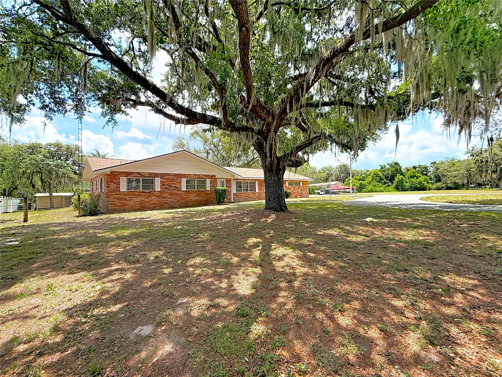 1112 Caballo Rd, Leesburg, FL 34748 photo