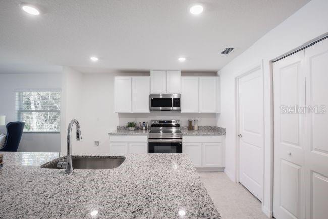 16287 Melon Rd, Weeki Wachee, FL 34614 photo