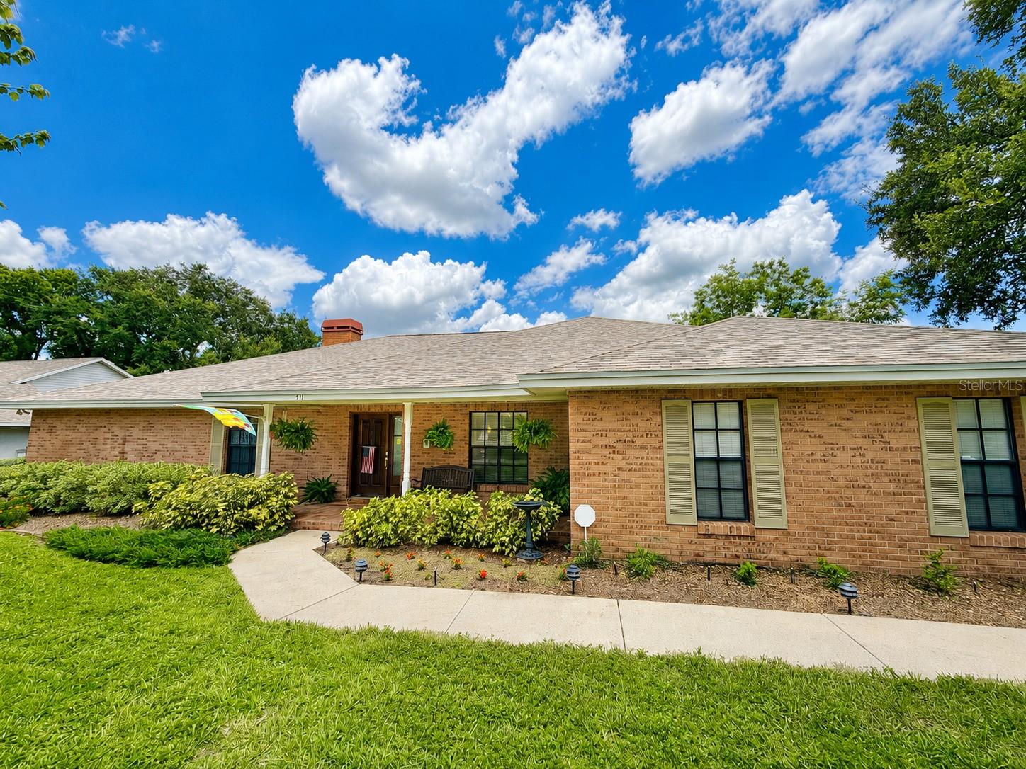 411 Summit Chase Dr, Valrico, FL 33594 photo