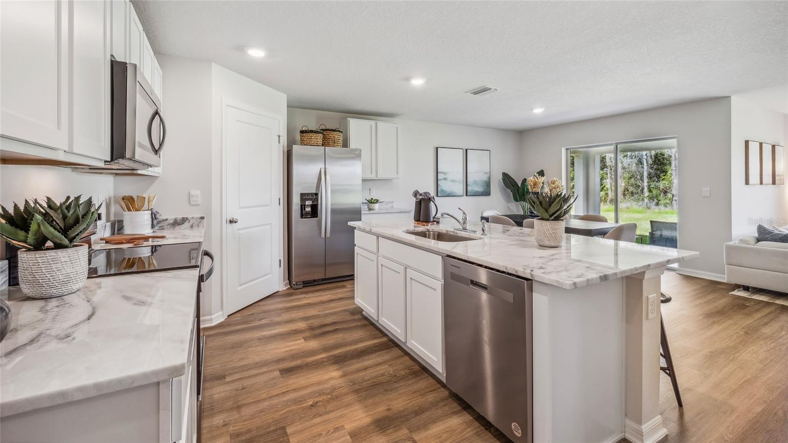 1107 9 Ave, Saint Petersburg, FL 33705 photo