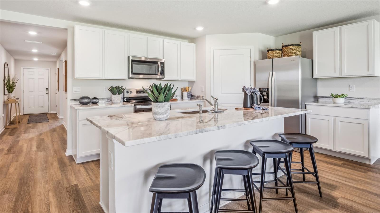 1107 9 Ave, Saint Petersburg, FL 33705 photo