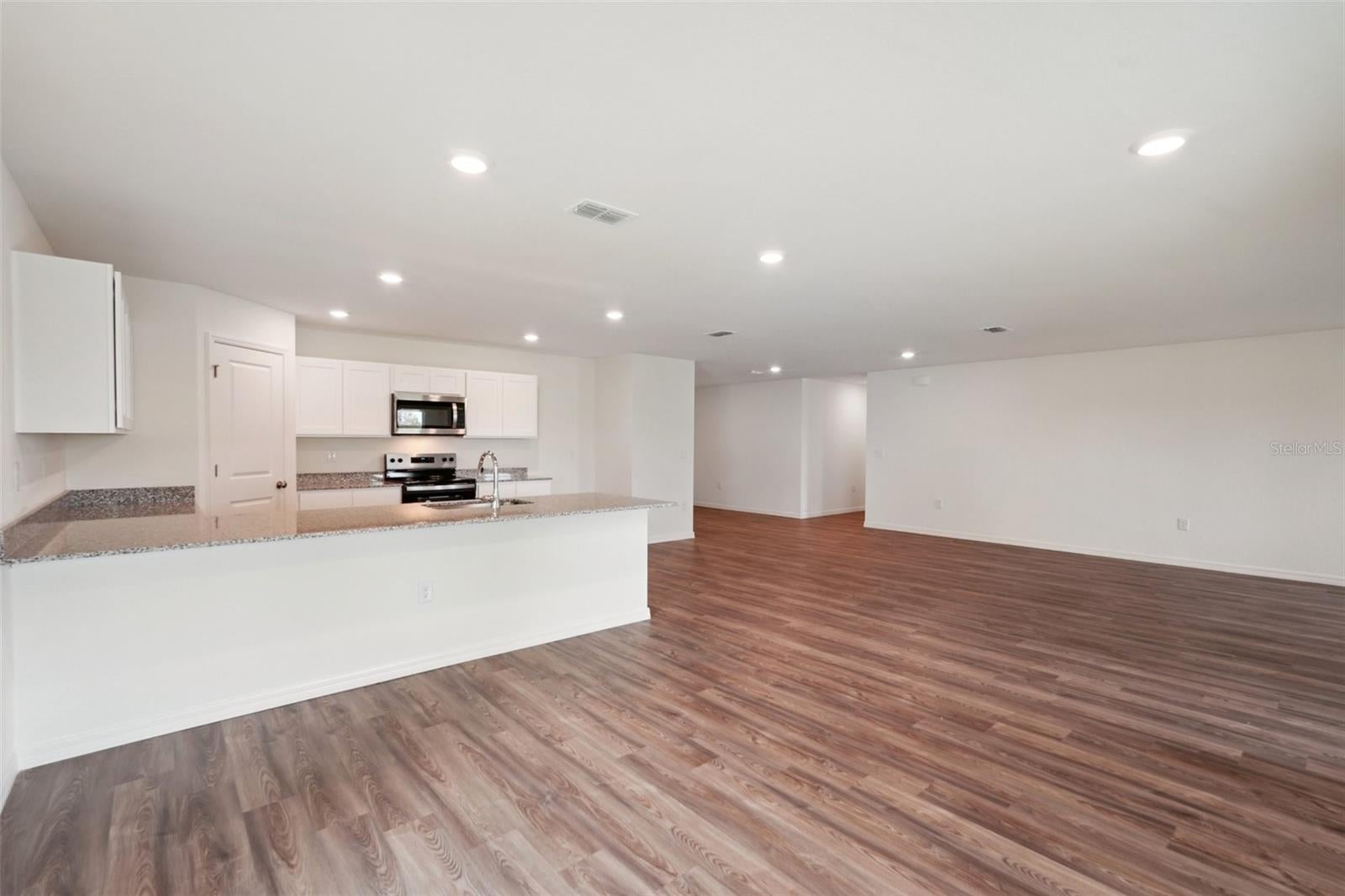 13 Fringetree St, Homosassa, FL 34446 photo