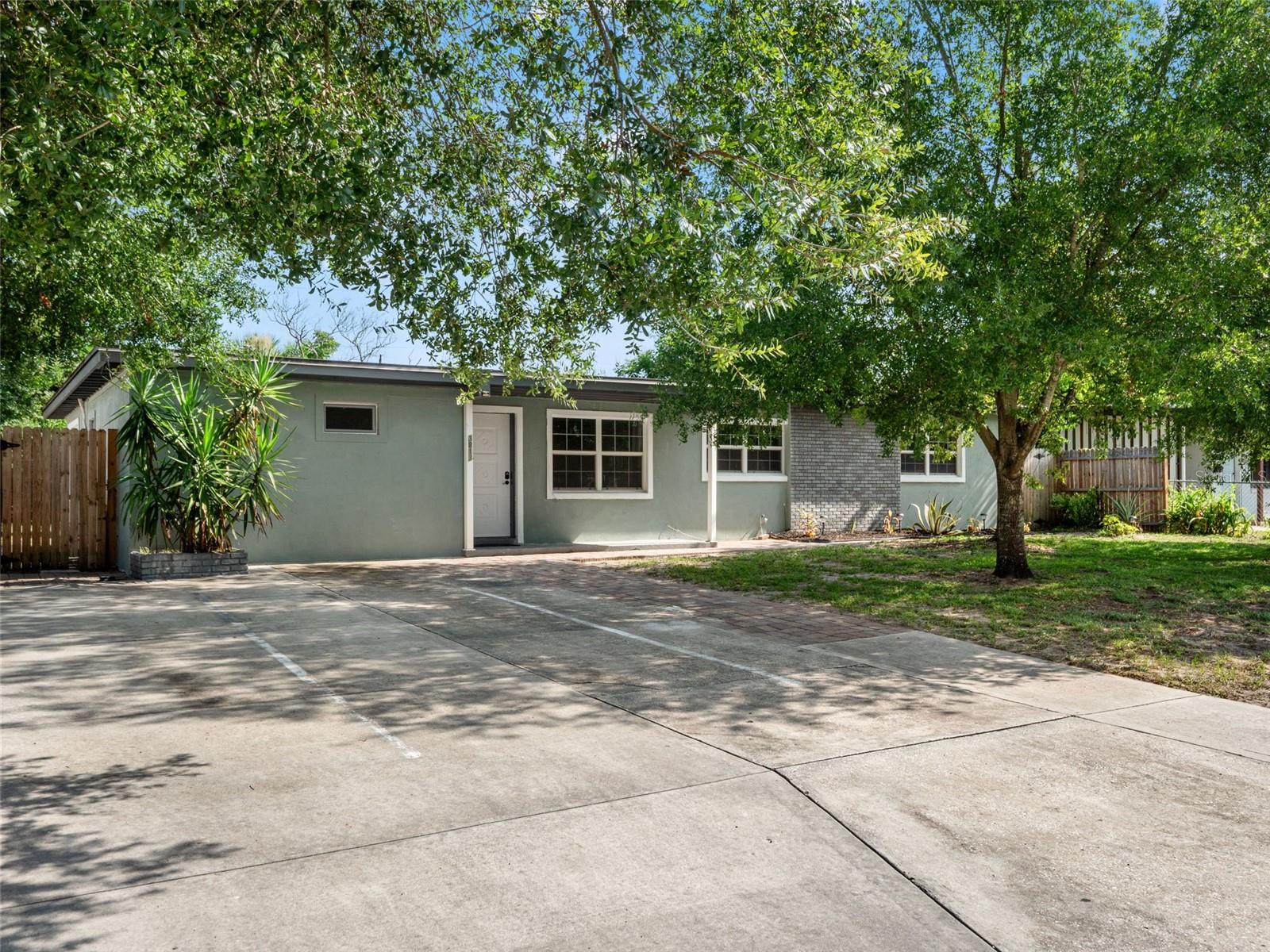 3813 Edland Dr, Orlando, FL 32812 photo