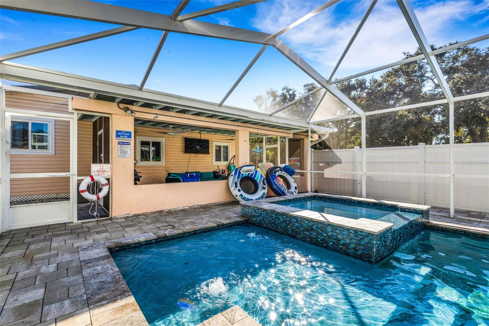 1600 Loretta Ave, Largo, FL 33770 photo