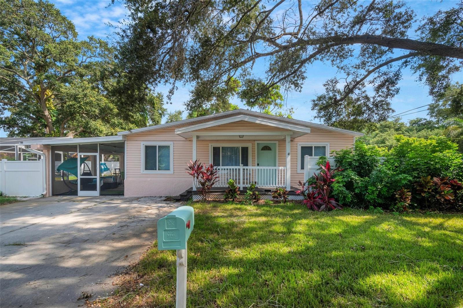 1600 Loretta Ave, Largo, FL 33770 photo