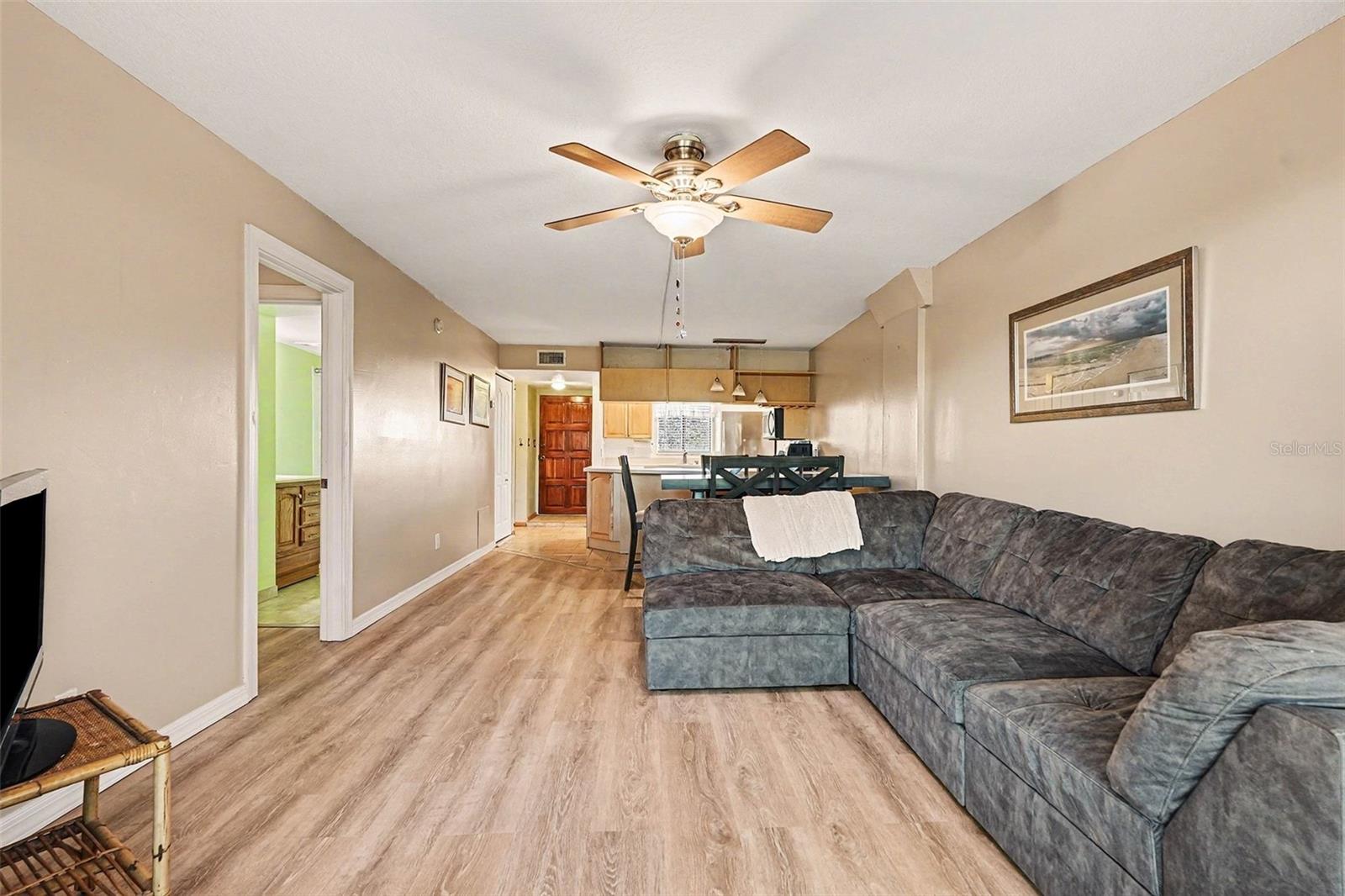 303 Tarpon Pt, Tarpon Springs, FL 34689 photo