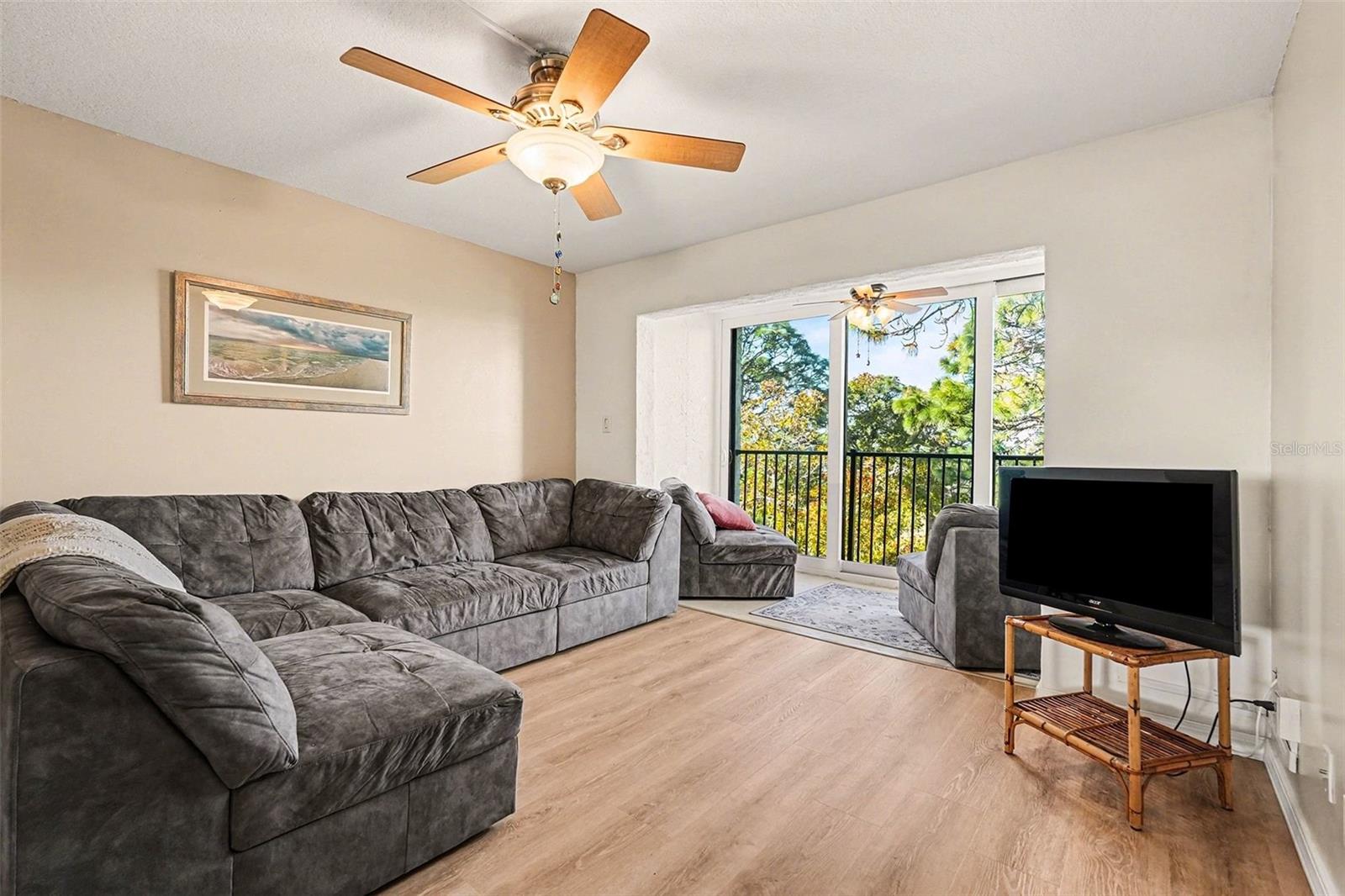 303 Tarpon Pt, Tarpon Springs, FL 34689 photo