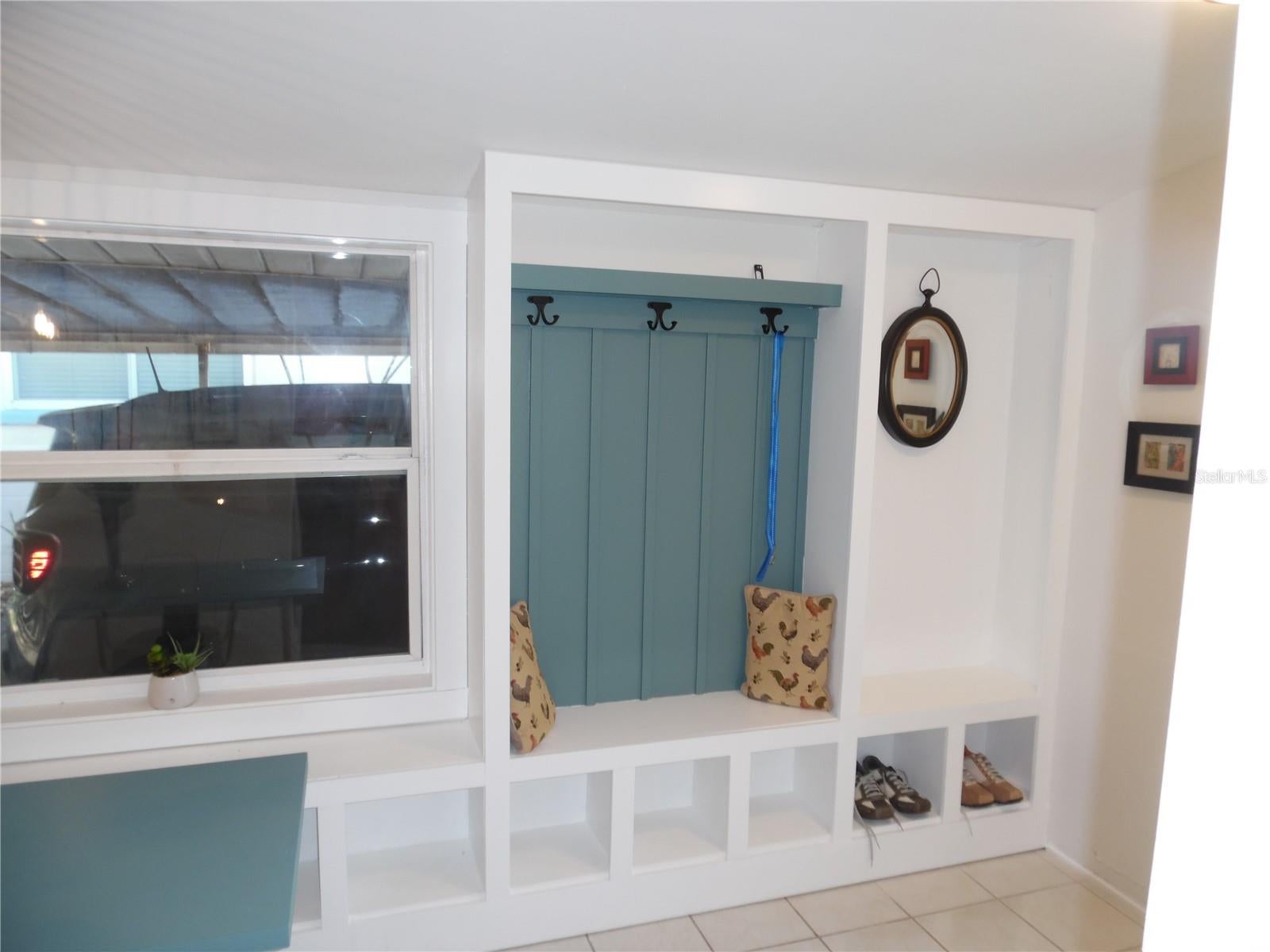 5487 70 Way, Saint Petersburg, FL 33709 photo