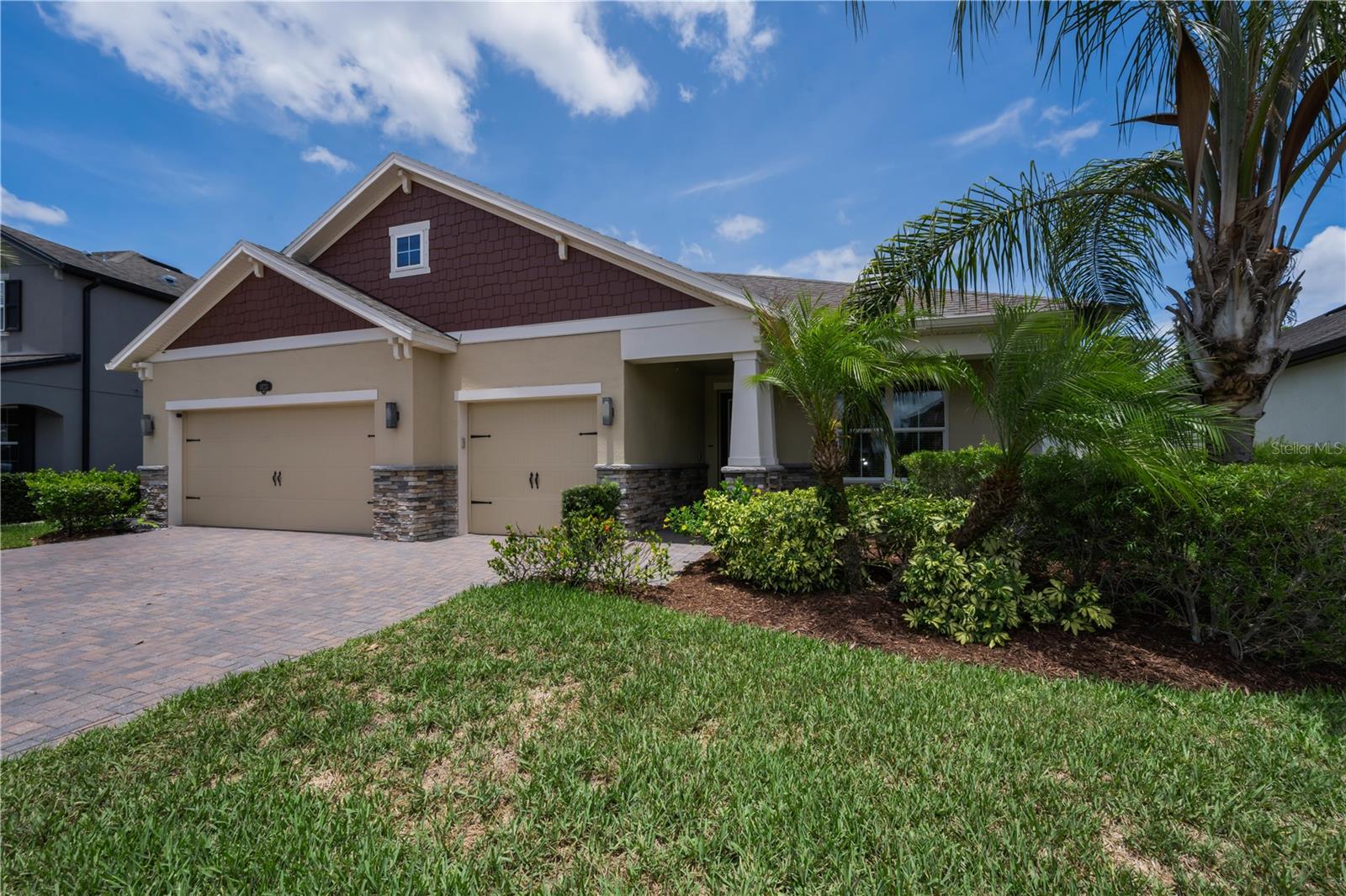 18233 Roseate Dr, Lutz, FL 33558