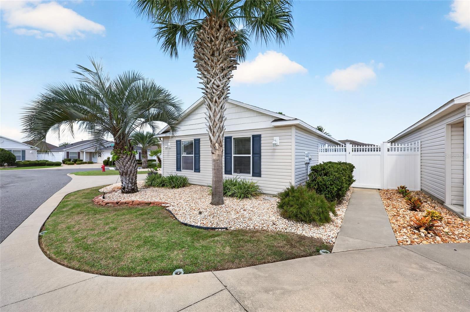 1945 Fiddlewood Pl, The Villages, FL 32162 photo