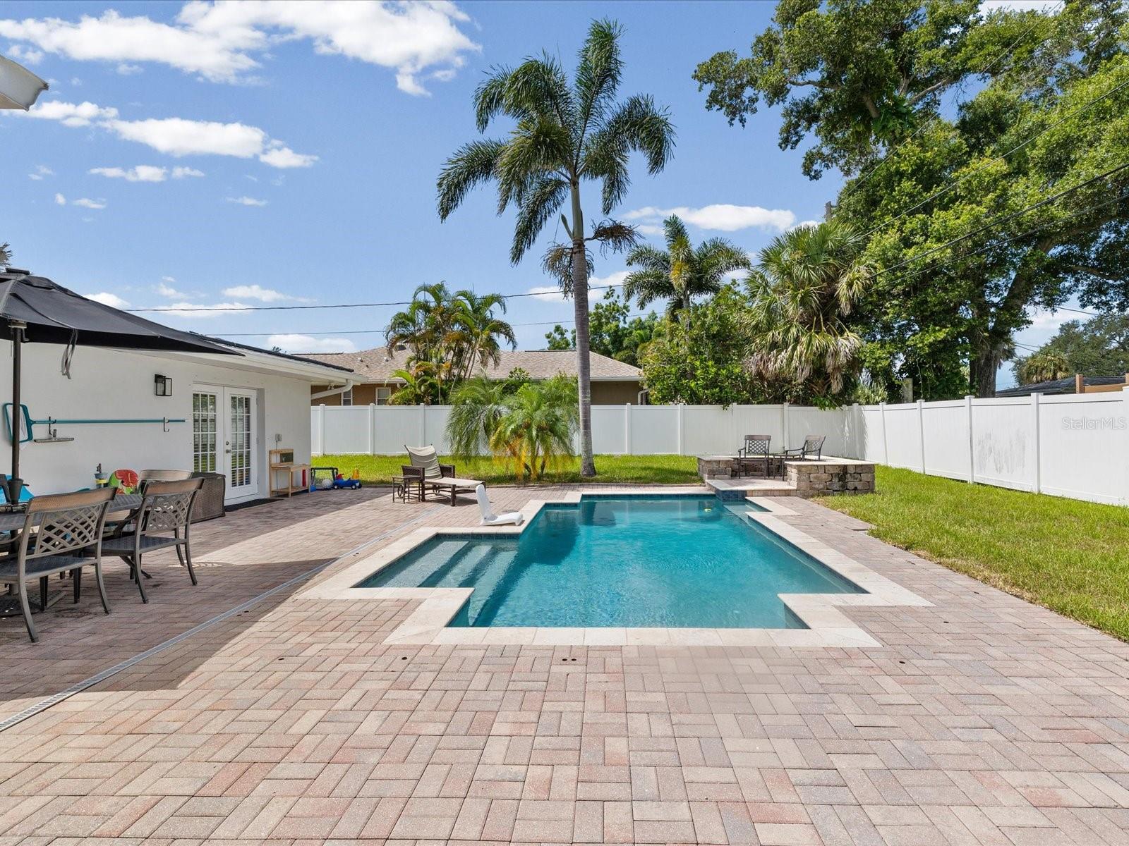 118 Live Oak Ln, Largo, FL 33770 photo