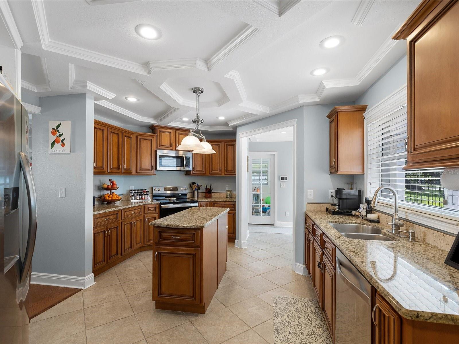 118 Live Oak Ln, Largo, FL 33770 photo