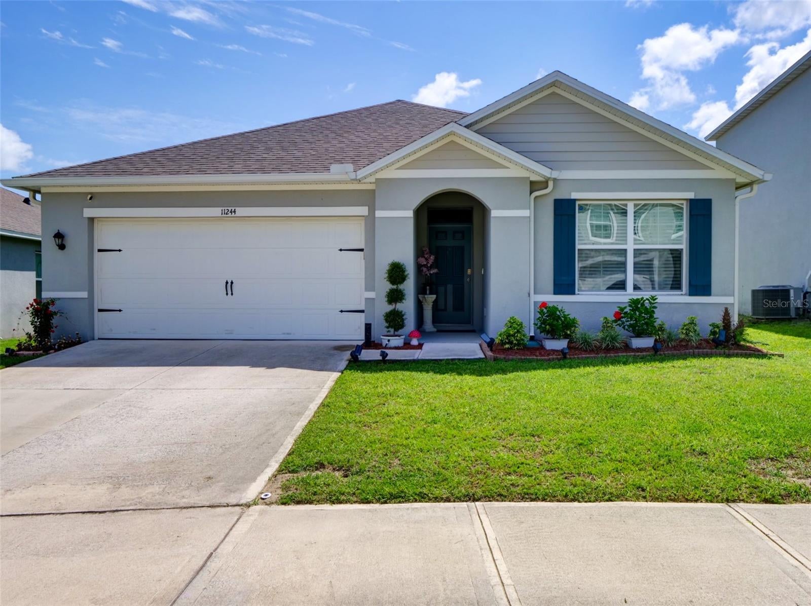 11244 Amber Ridge Dr, Zellwood, FL 32798 photo