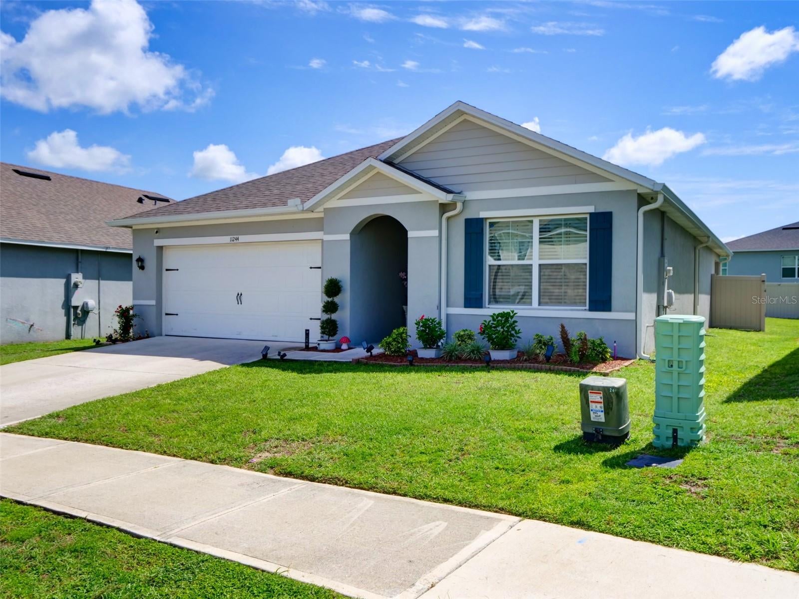 11244 Amber Ridge Dr, Zellwood, FL 32798 photo