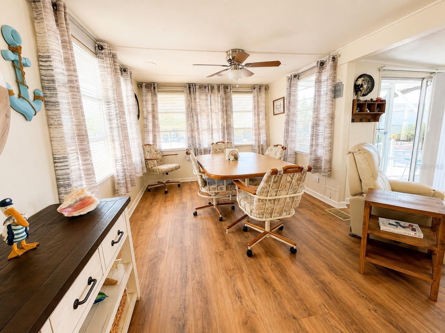 6623 Washington St, Bradenton, FL 34207 photo