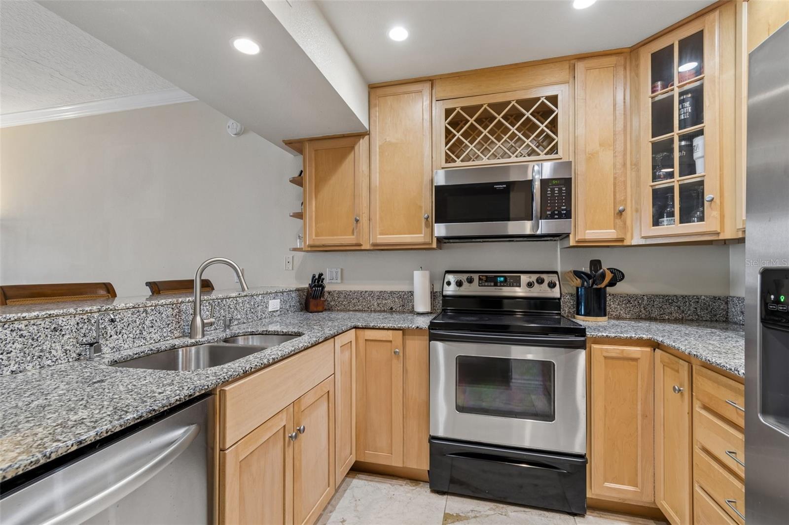 320 Island Way 304, Clearwater Beach, FL 33767 photo