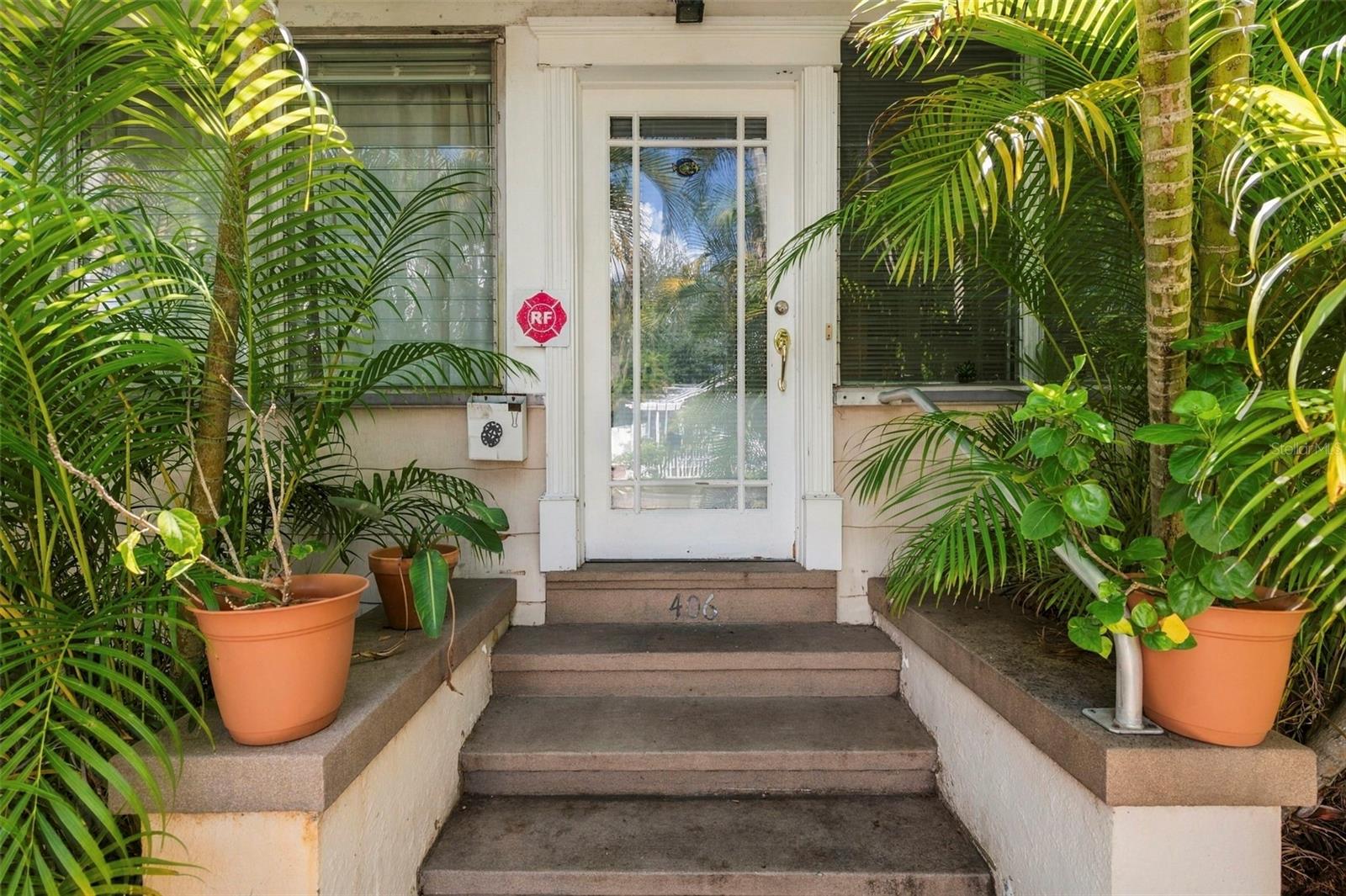 406 10 Ave, Saint Petersburg, FL 33701 photo