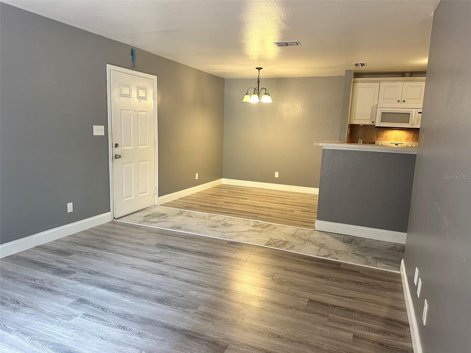 1400 Gandy Blvd #803, Saint Petersburg, FL 33702 photo